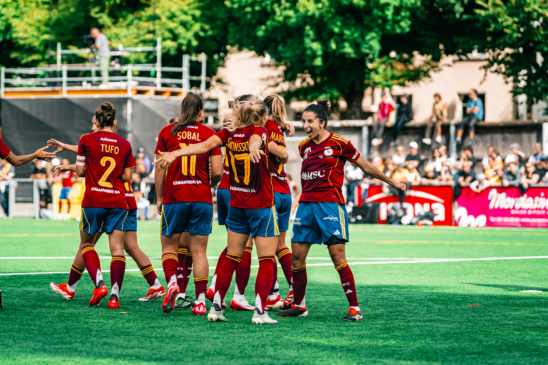 Match de l’AXA Women’s Super League opposant BSC YB Frauen et Servette FC Chênois Féminin au Spitalacker (Kunstrasenfeld), Bern. (Christian António/LibsVisuals.com)