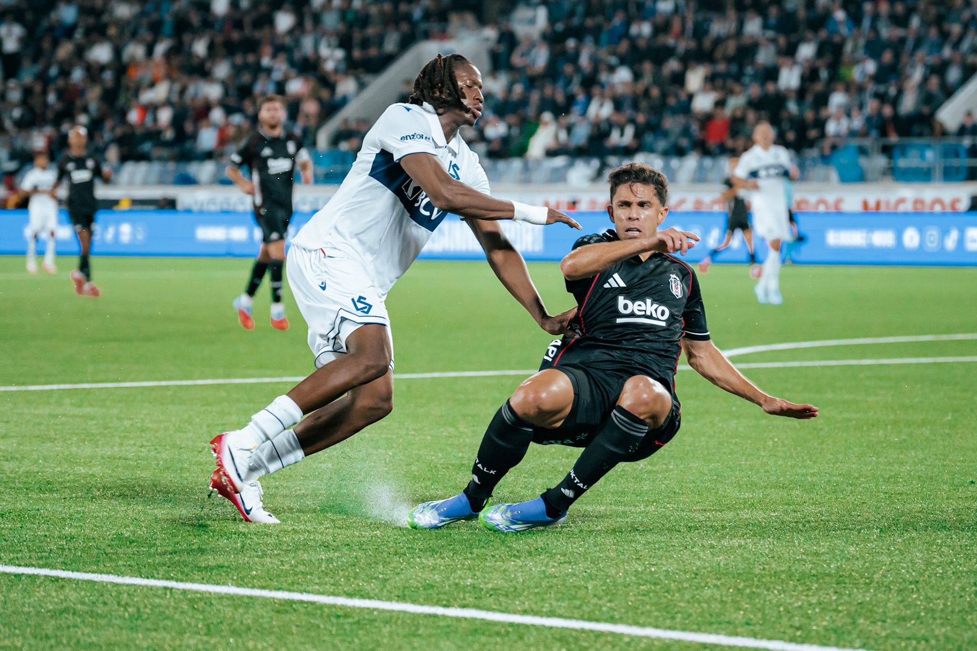Match aller du tour de barrage de l’UEFA Europa Conference League 2025/26 opposant Lausanne-Sport et le Beşiktaş JK au Stade de la Tuilière. (Christian António/LibsVisuals.com)