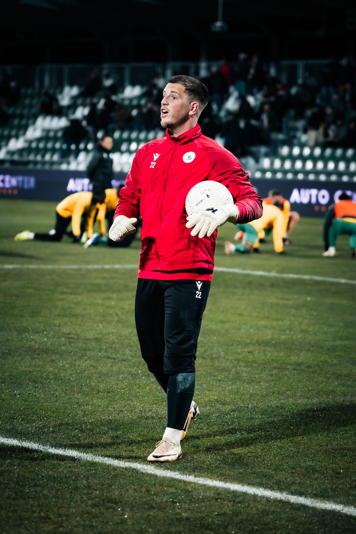Kevin Martin, Gardien d'Yverdon-Sport FC à l’échauffement lors du match entre Yverdon Sport FC et FC Sion au Stade Municipal (Yverdon-Sport FC). (Christian António/LibsVisuals.com)