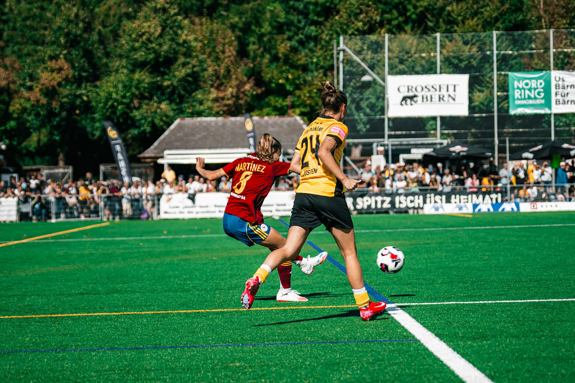 Match de l’AXA Women’s Super League opposant BSC YB Frauen et Servette FC Chênois Féminin au Spitalacker (Kunstrasenfeld), Bern. (Christian António/LibsVisuals.com)