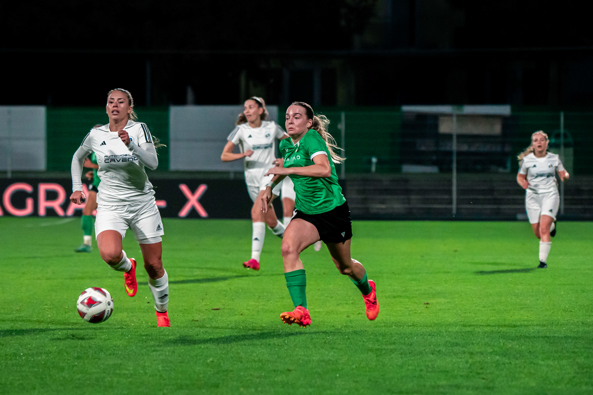 Ligue nationale B Féminine Yverdon Sport FC - Etoile Carouge FC