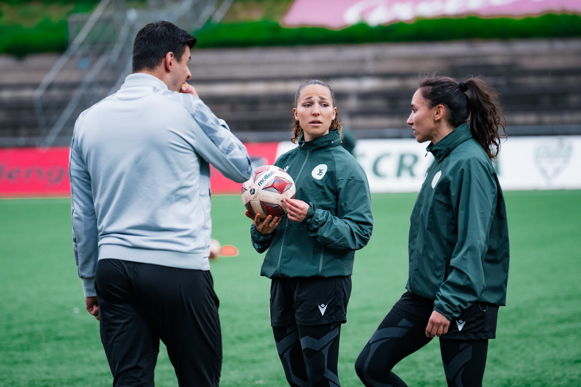Etoile Carouge FC et Yverdon Sport FC au  Stade de la Fontenette (Christian António/LibsVisuals.com)
