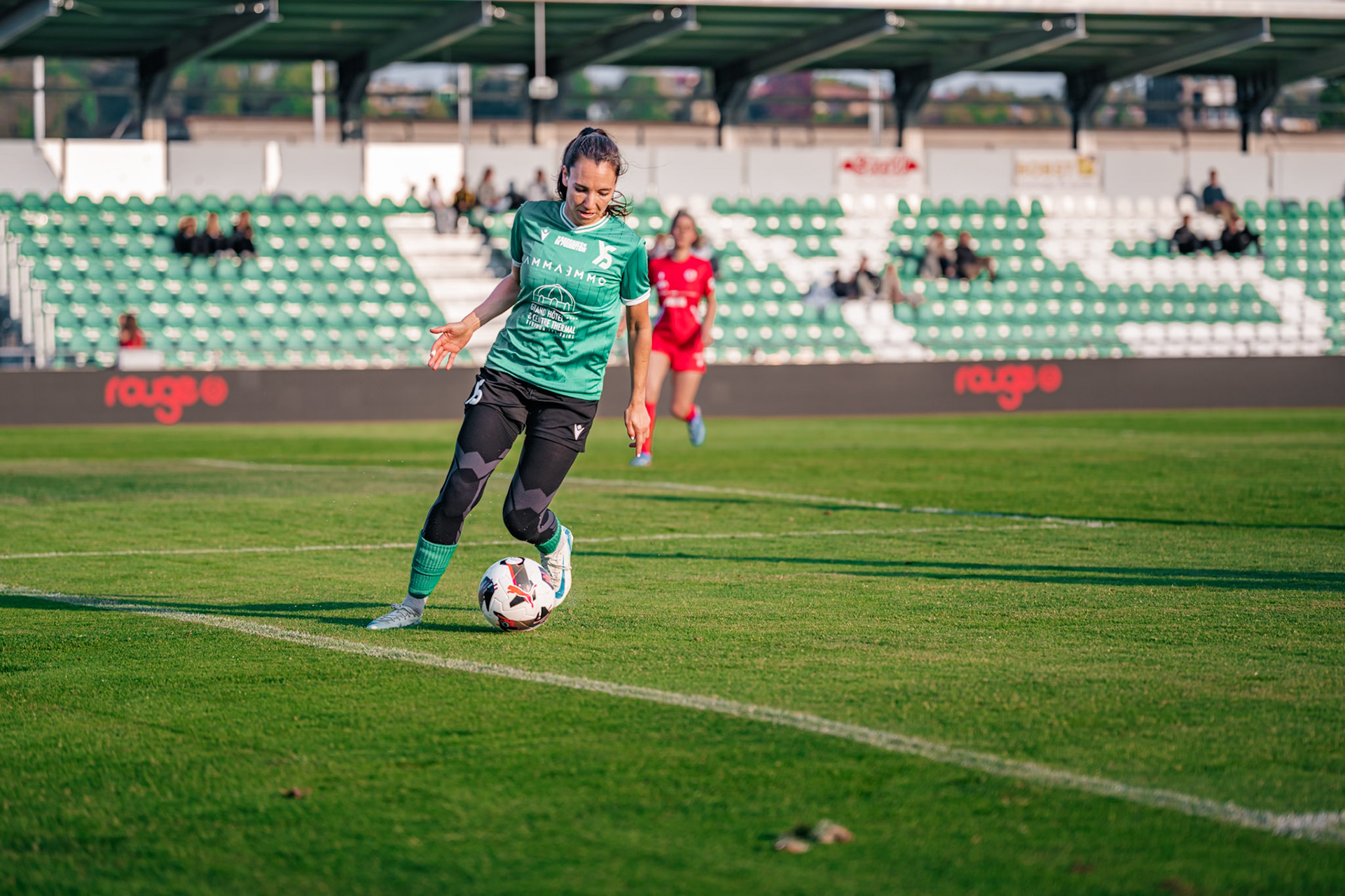 Yverdon Sport FC et Frauenteam Thun Berner-Oberland au Stade Municipal. (Christian António/LibsVisuals.com)