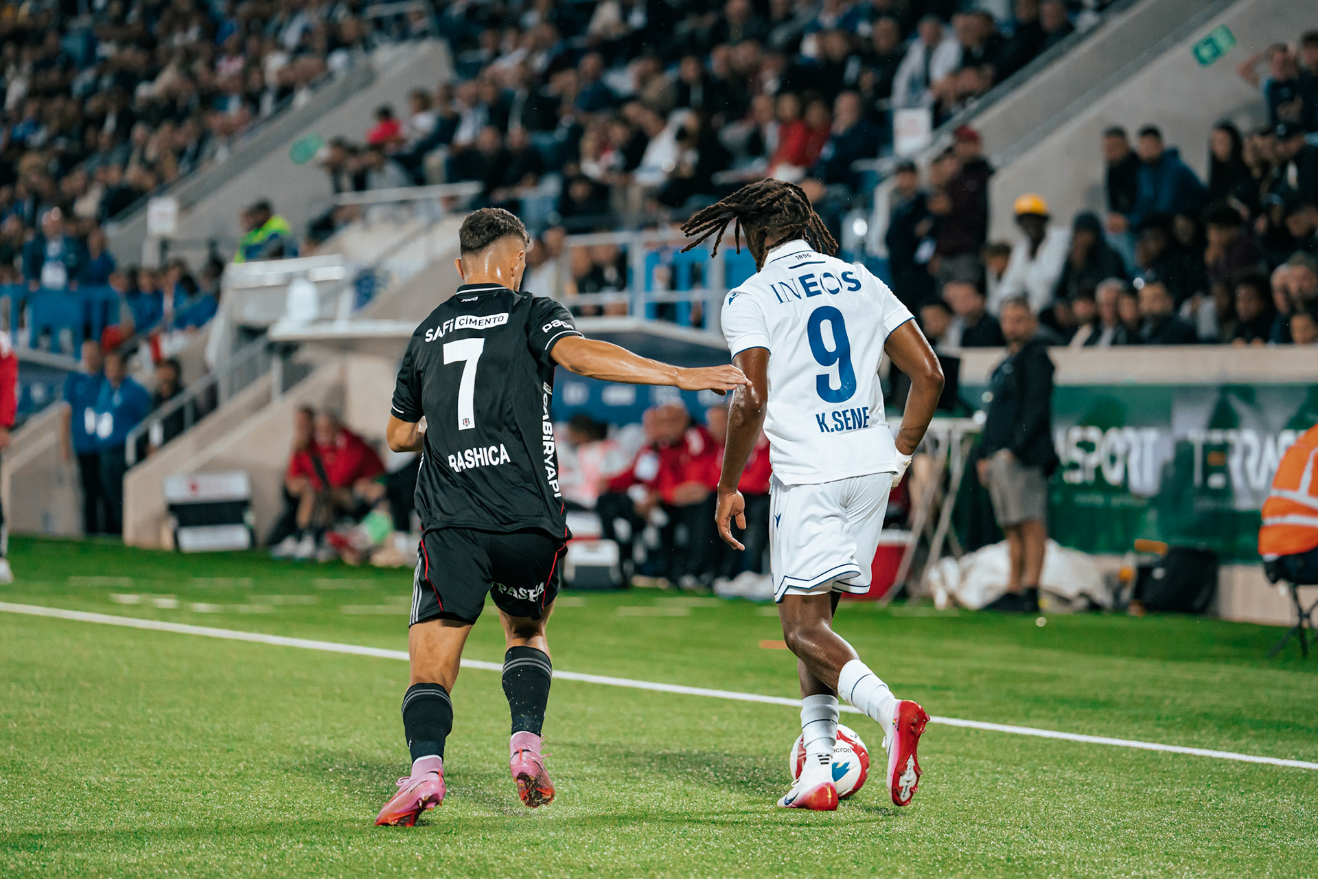 Match aller du tour de barrage de l’UEFA Europa Conference League 2025/26 opposant Lausanne-Sport et le Beşiktaş JK au Stade de la Tuilière. (Christian António/LibsVisuals.com)