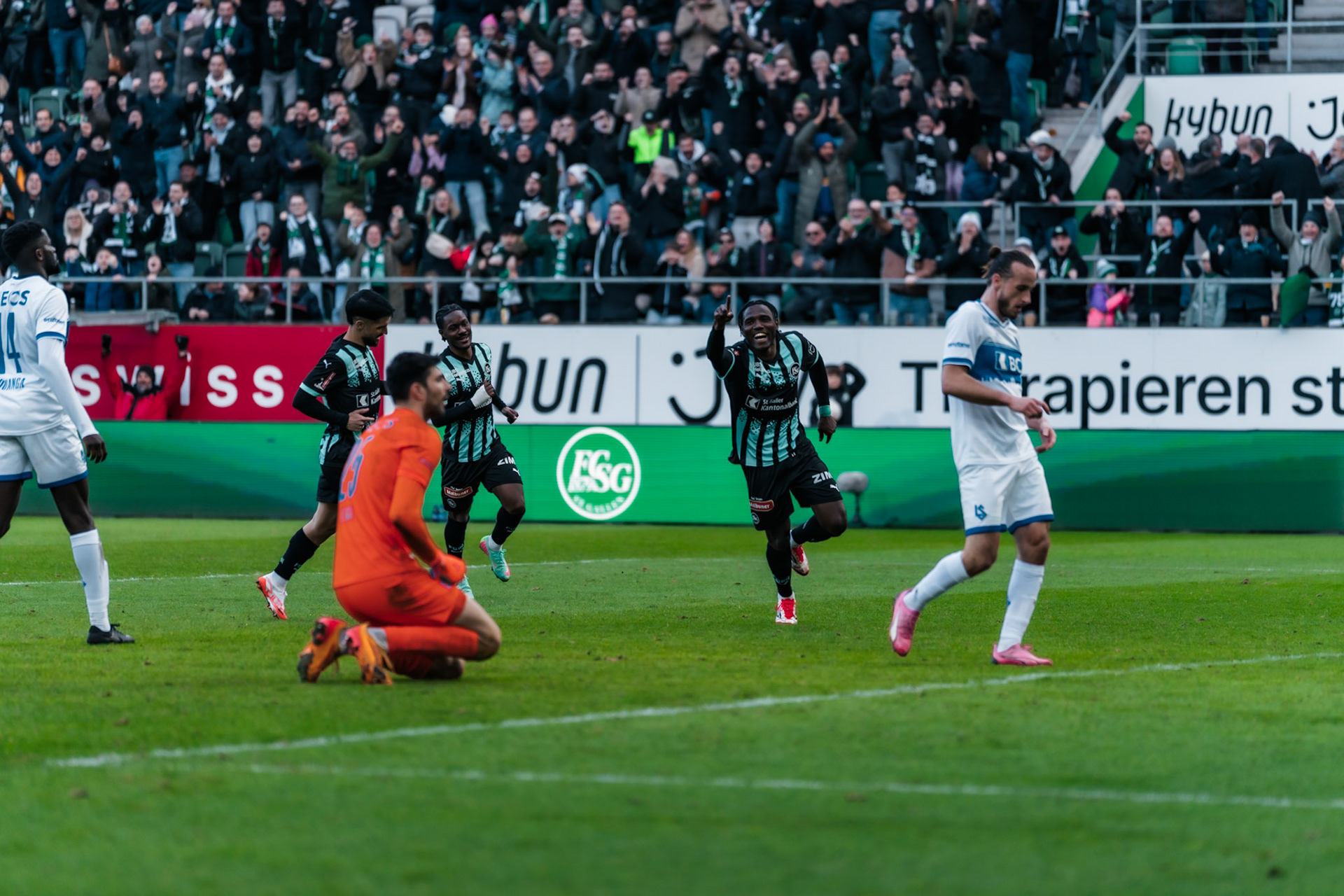 FC Saint-Gall 1879 et Lausanne-Sport FC au Kybunpark. (Christian António/LibsVisuals.com)