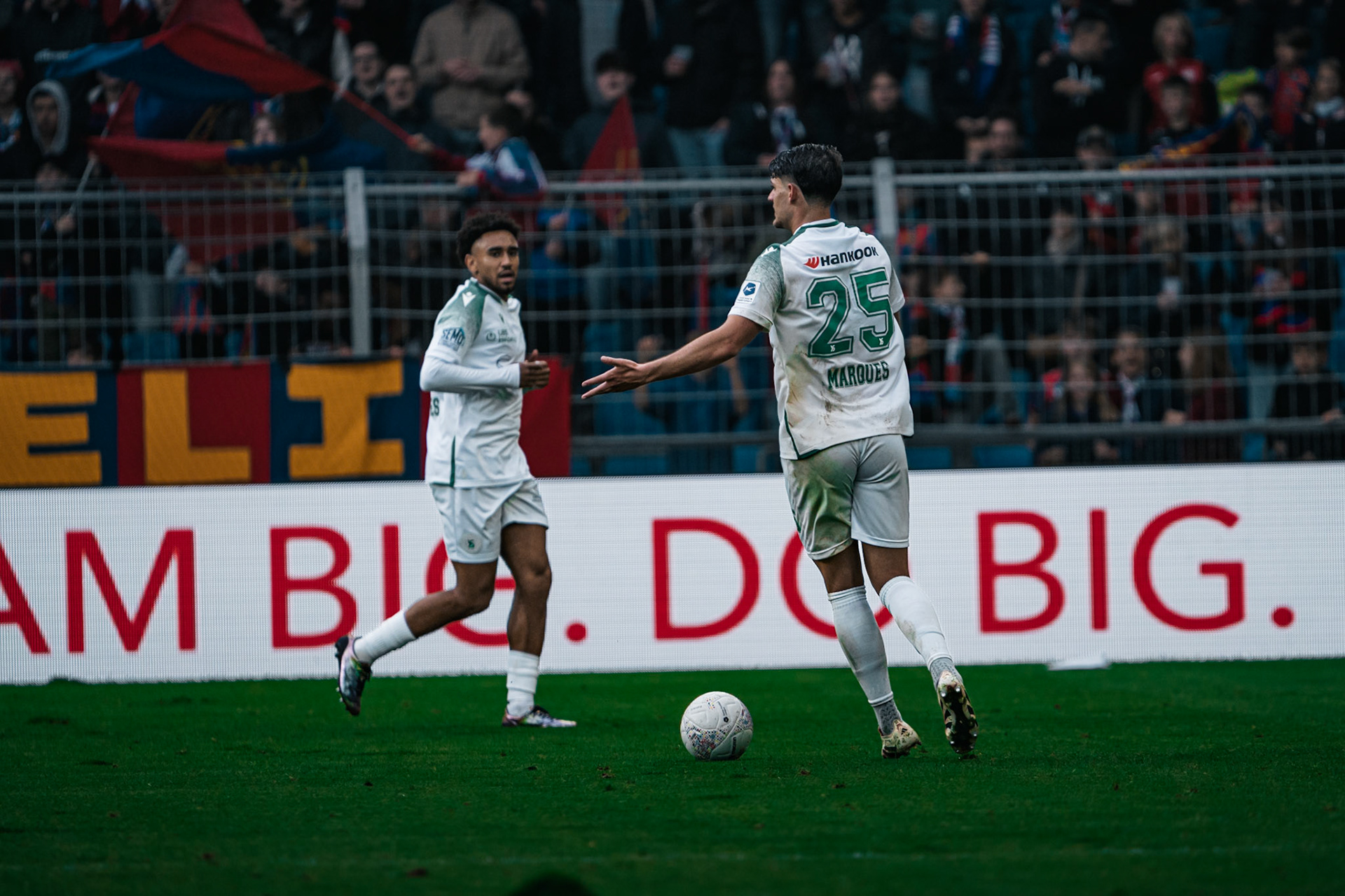 FC Basel 1893 et Yverdon Sport FC au St. Jakob-Park. (Christian António/LibsVisuals.com)