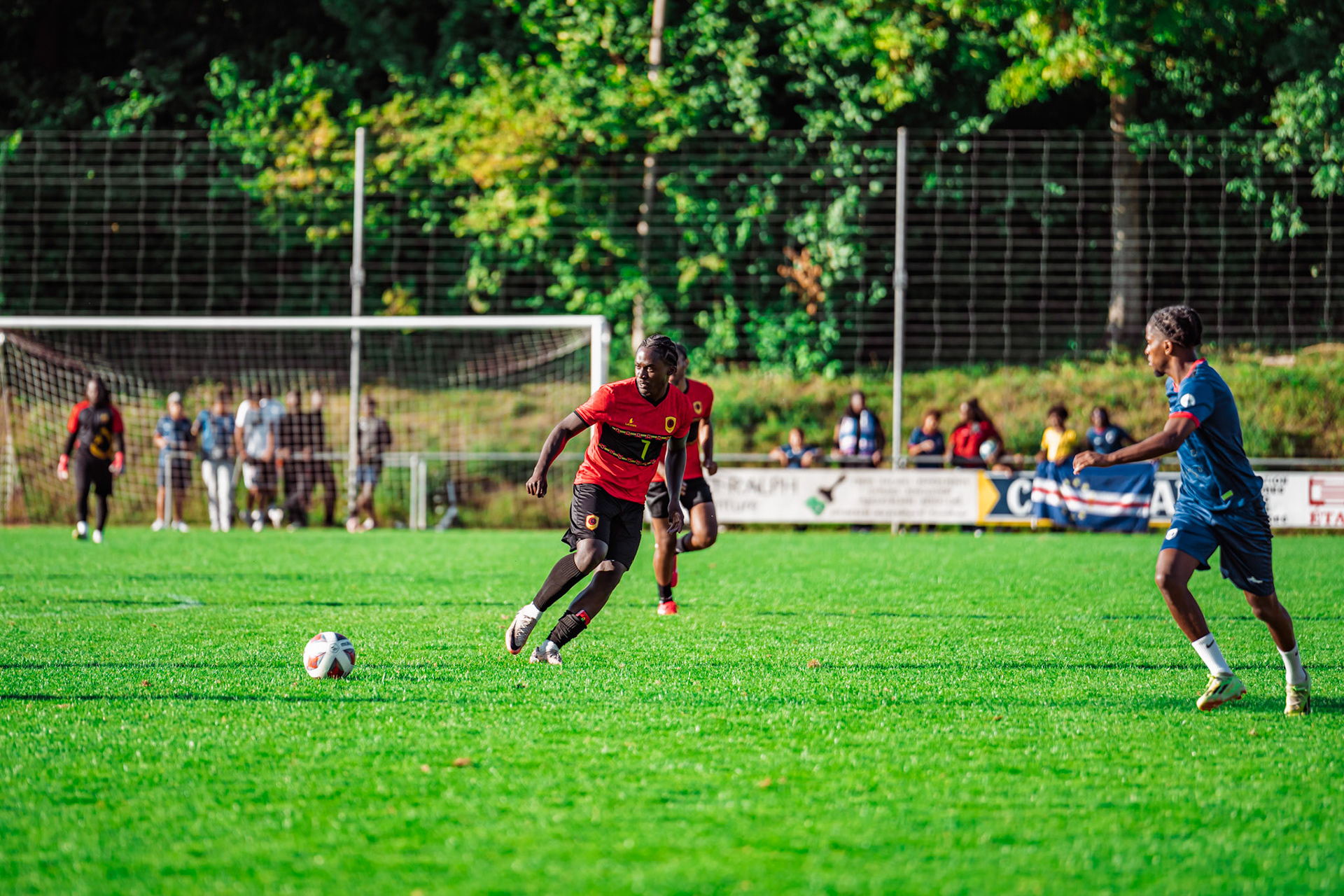 Match amical opposant l’Angola et le Cap-Vert (CanFribourg) au Terrain Communal de Corminboeuf. (Christian António/LibsVisuals.com)