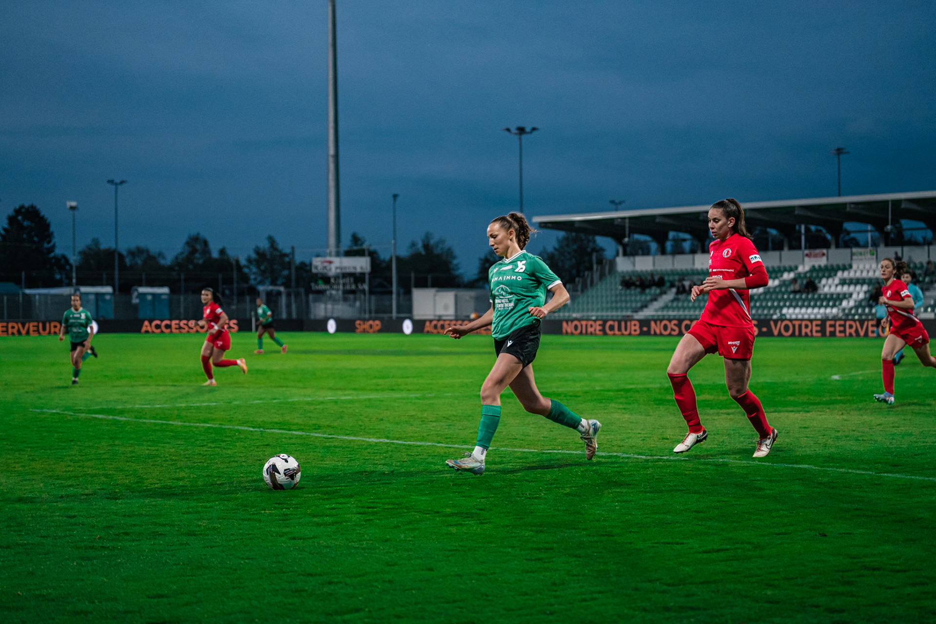 Yverdon Sport FC et Frauenteam Thun Berner-Oberland au Stade Municipal. (Christian António/LibsVisuals.com)