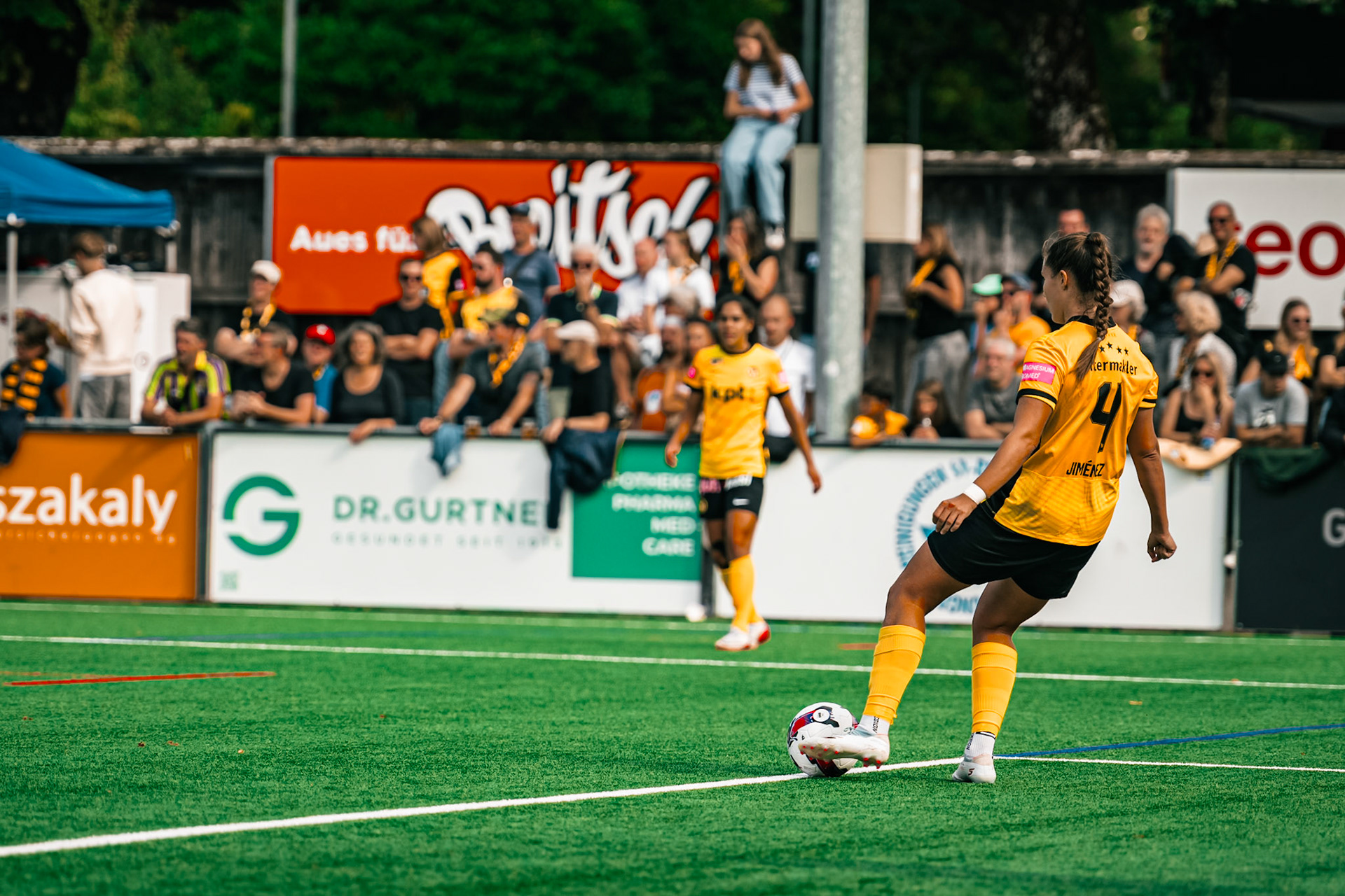 Match de l’AXA Women’s Super League opposant BSC YB Frauen et Servette FC Chênois Féminin au Spitalacker (Kunstrasenfeld), Bern. (Christian António/LibsVisuals.com)