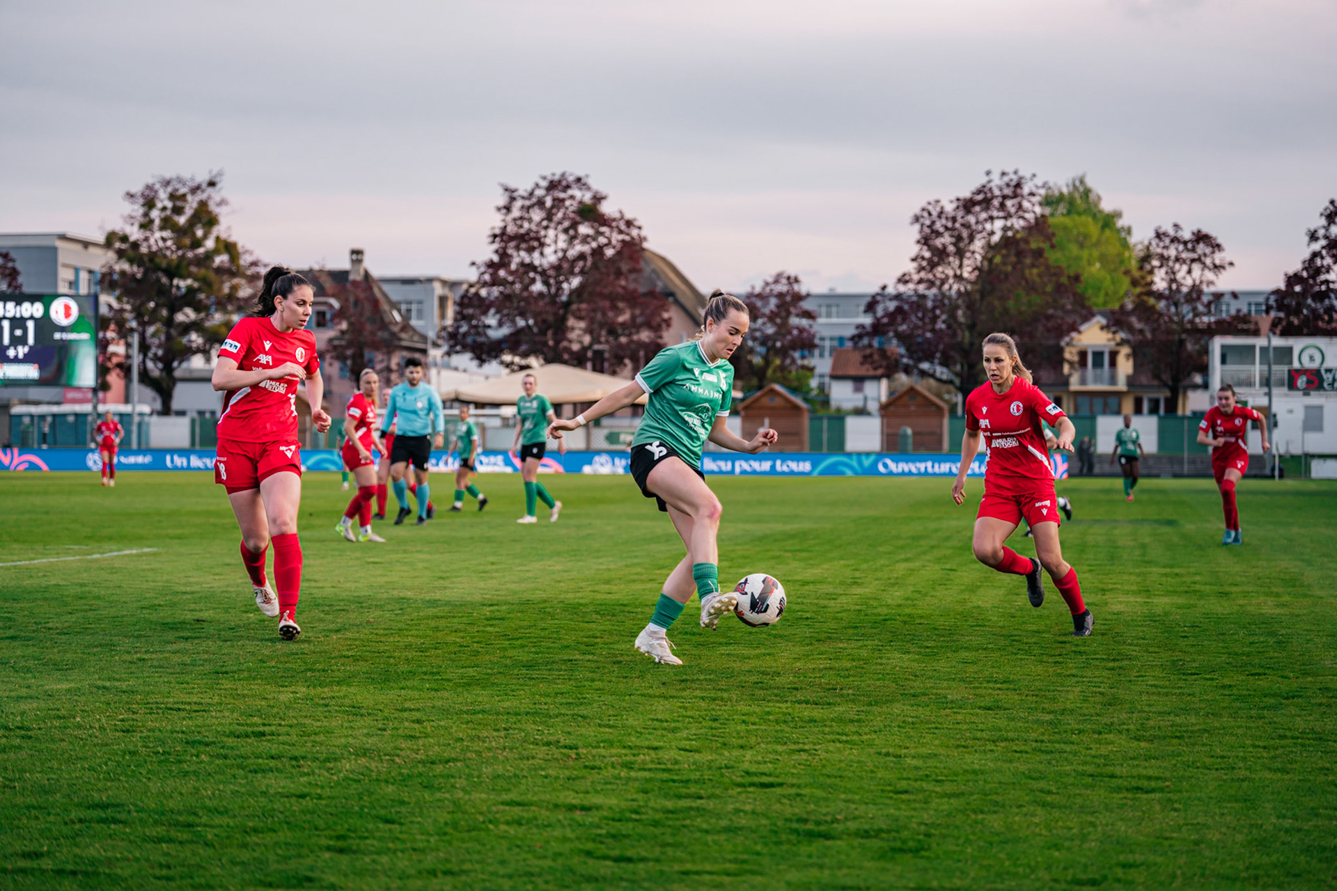 Yverdon Sport FC et Frauenteam Thun Berner-Oberland au Stade Municipal. (Christian António/LibsVisuals.com)