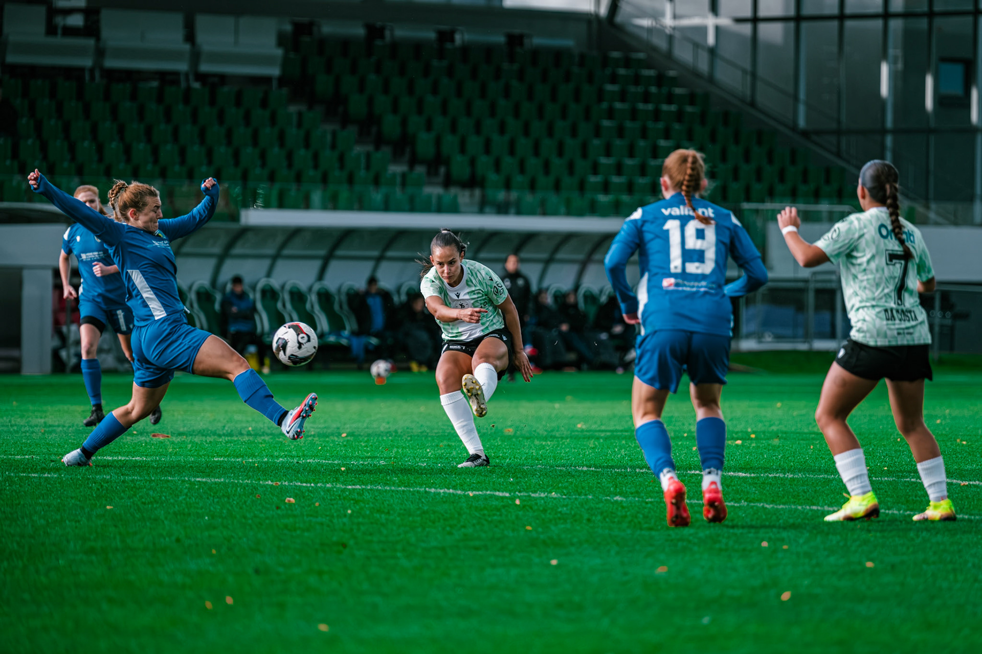 Match championnat LNB féminine opposant Yverdon Sport FC et FC Oerlikon/Polizei ZH 1 au Stade Municipal. (Christian António/LibsVisuals.com)