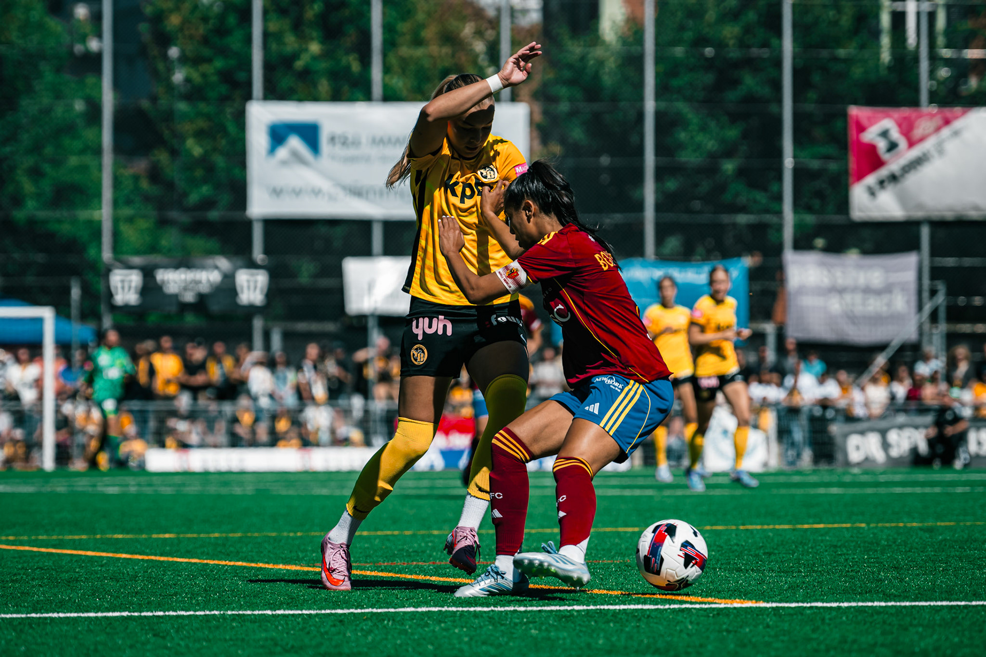Match de l’AXA Women’s Super League opposant BSC YB Frauen et Servette FC Chênois Féminin au Spitalacker (Kunstrasenfeld), Bern. (Christian António/LibsVisuals.com)