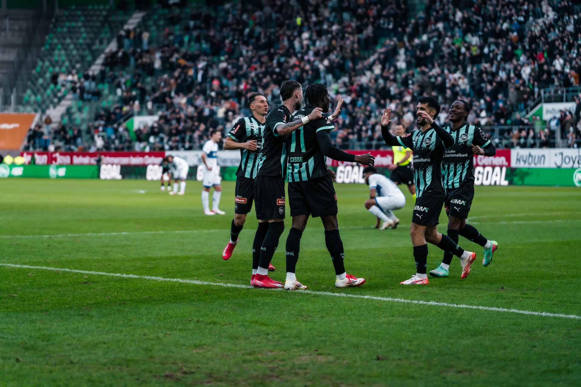FC Saint-Gall 1879 et Lausanne-Sport FC au Kybunpark. (Christian António/LibsVisuals.com)