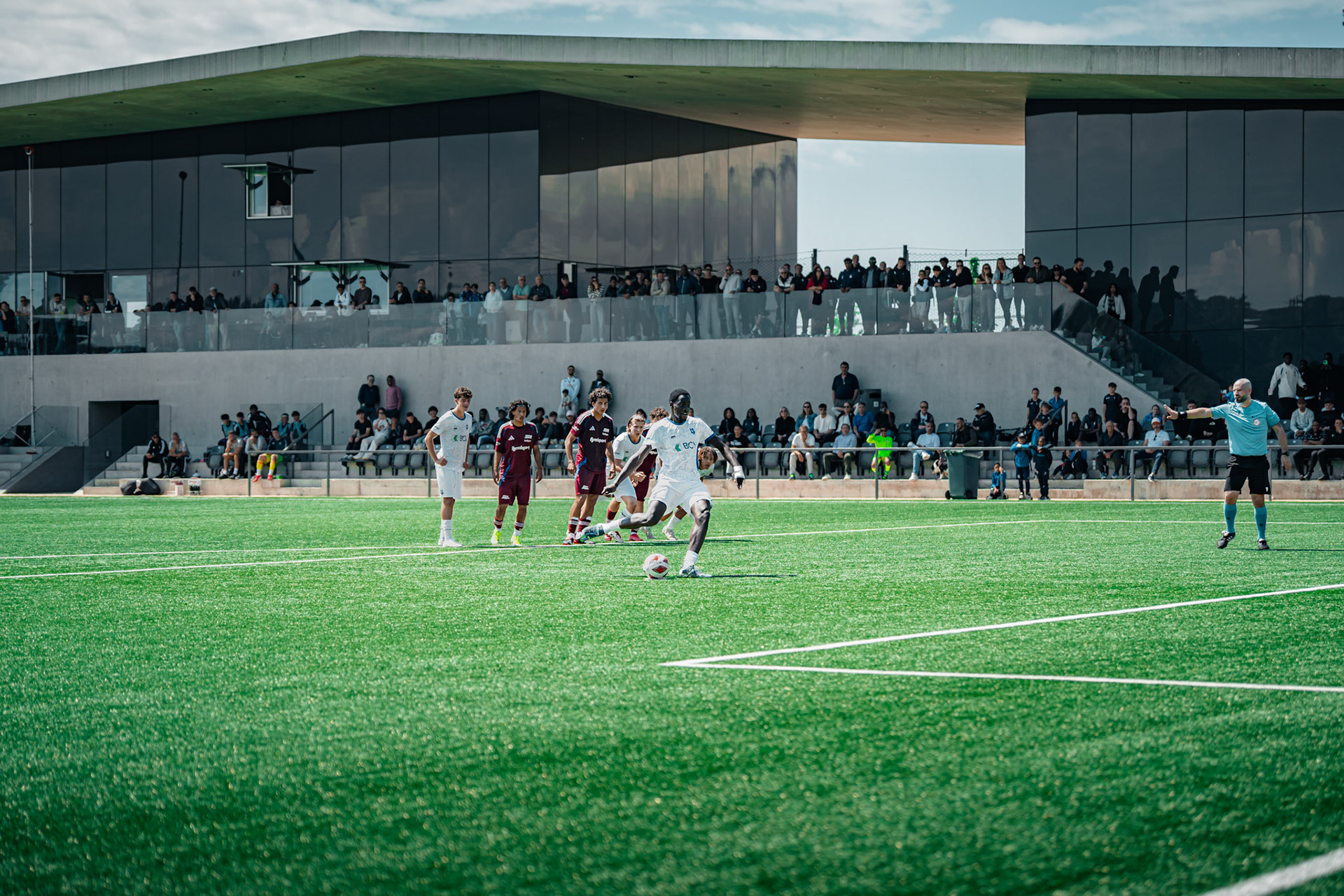 FC Lausanne-Sport M-17 et Servette FC M-17 au Centre sportif+ Stade de la Tuilière. (Christian António/LibsVisuals.com)