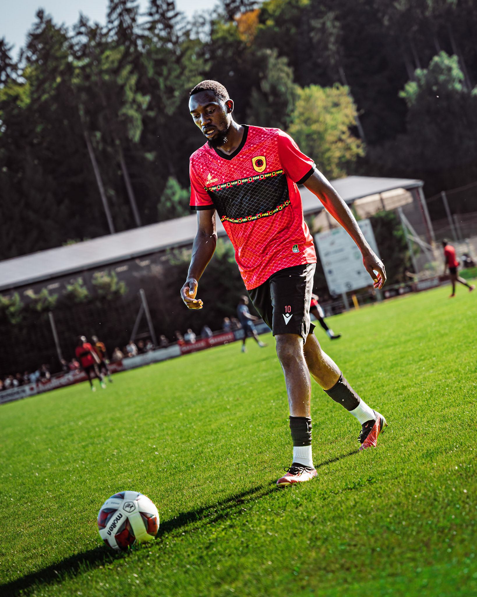 Match amical opposant l’Angola et le Cap-Vert (CanFribourg) au Terrain Communal de Corminboeuf. (Christian António/LibsVisuals.com)
