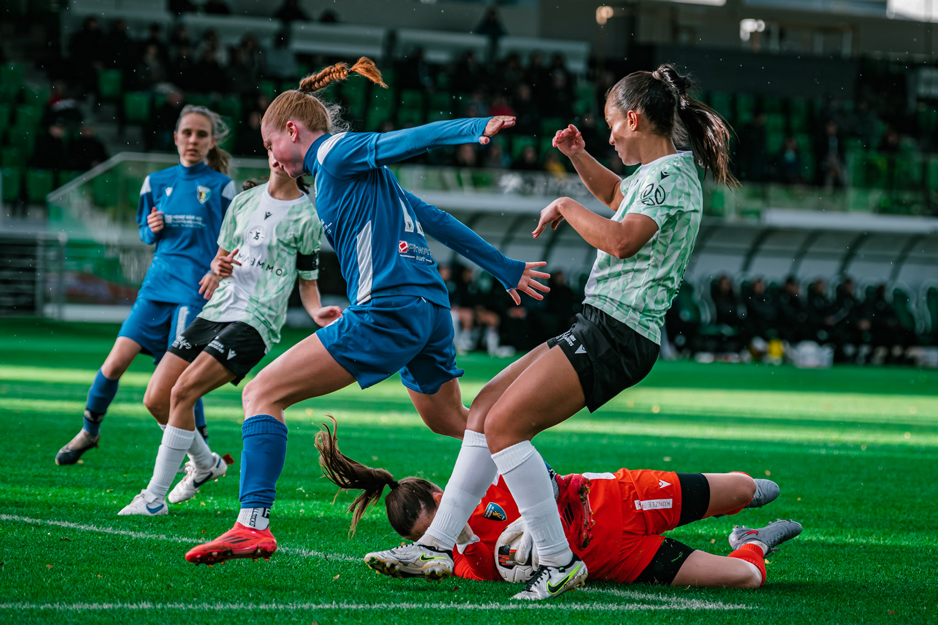 Match championnat LNB féminine opposant Yverdon Sport FC et FC Oerlikon/Polizei ZH 1 au Stade Municipal. (Christian António/LibsVisuals.com)
