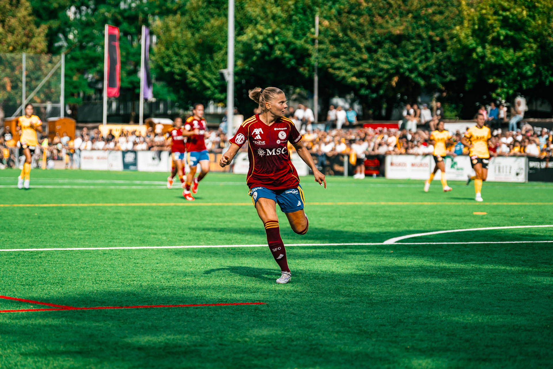Match de l’AXA Women’s Super League opposant BSC YB Frauen et Servette FC Chênois Féminin au Spitalacker (Kunstrasenfeld), Bern. (Christian António/LibsVisuals.com)