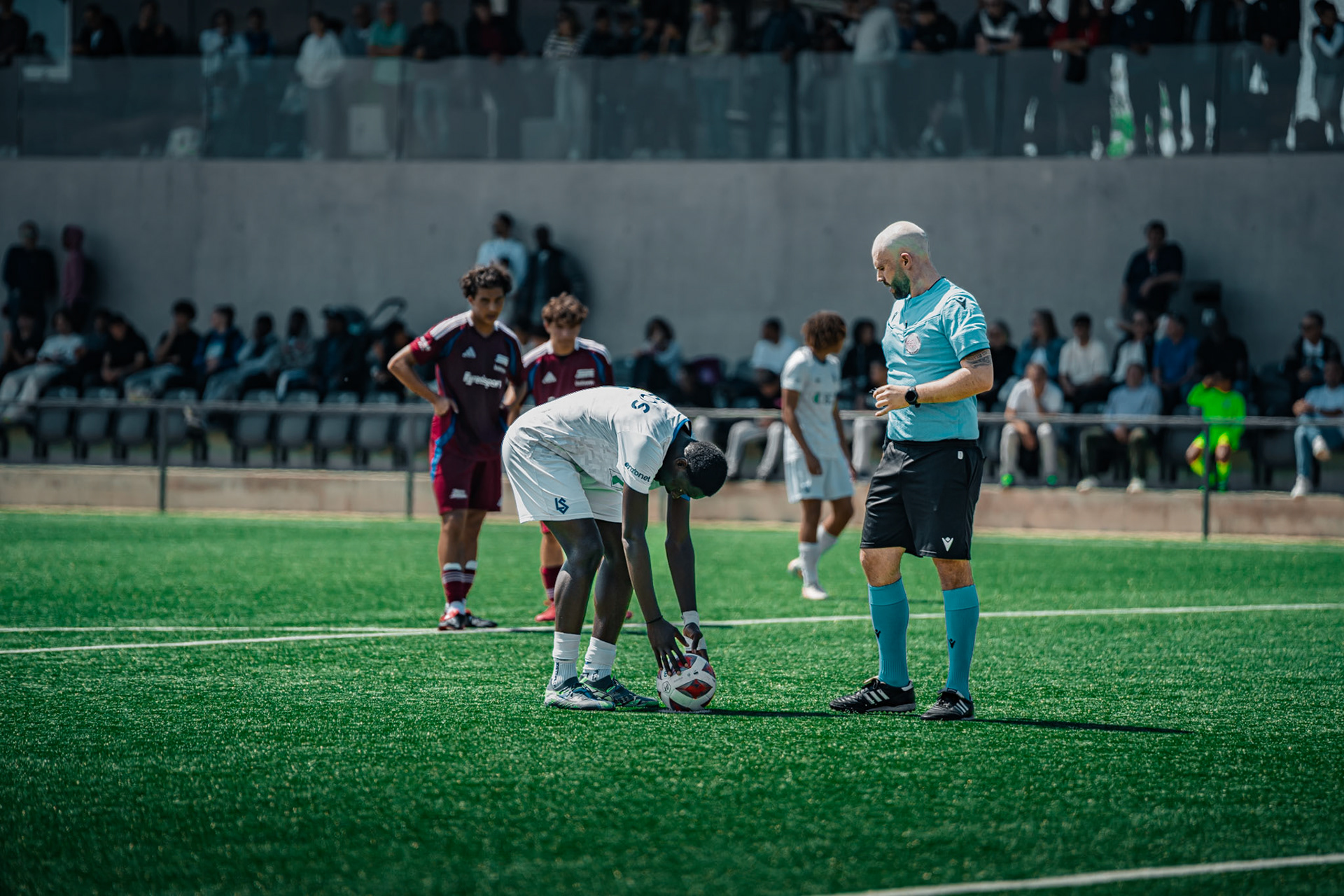 FC Lausanne-Sport M-17 et Servette FC M-17 au Centre sportif+ Stade de la Tuilière. (Christian António/LibsVisuals.com)