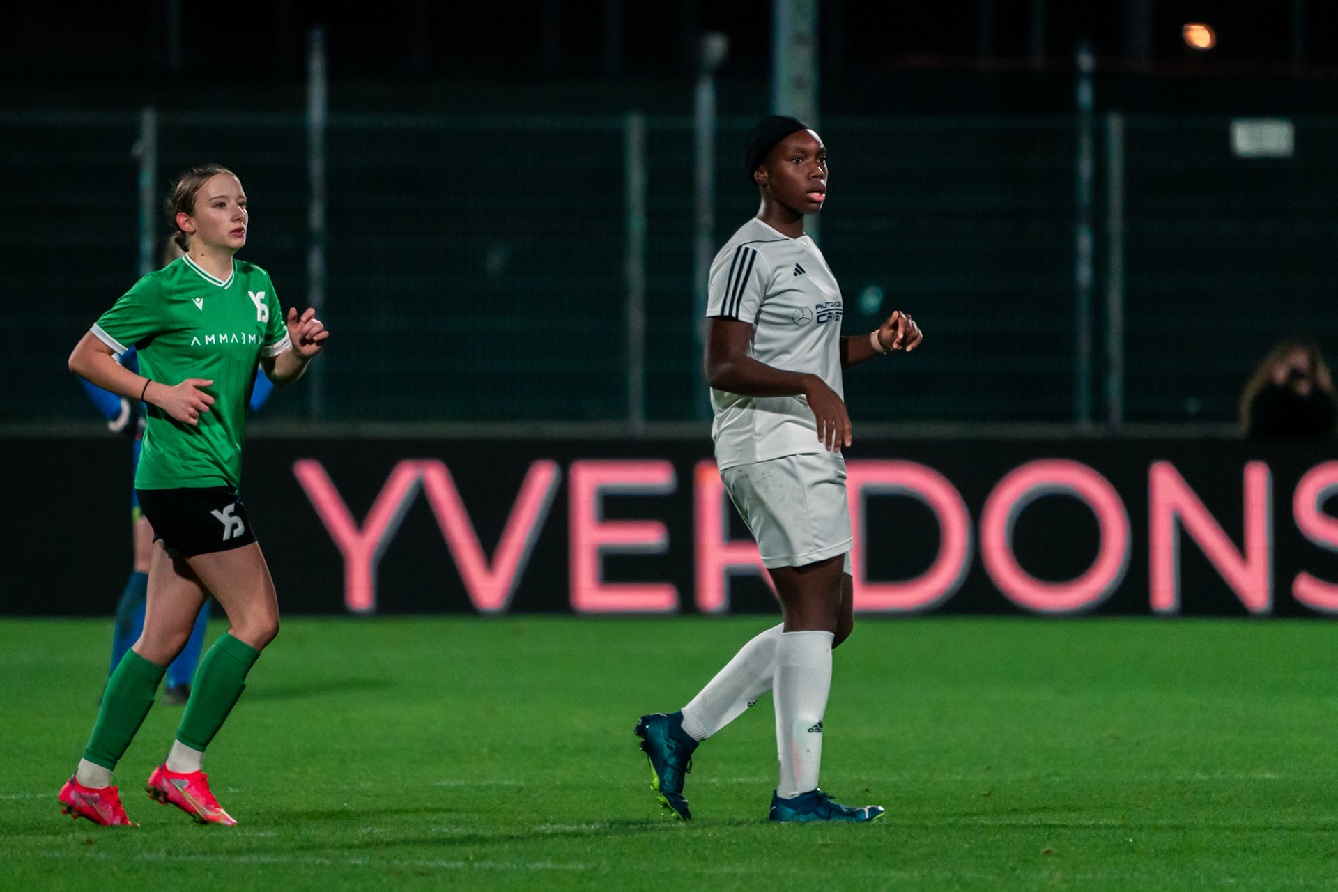 Ligue nationale B Féminine Yverdon Sport FC - Etoile Carouge FC