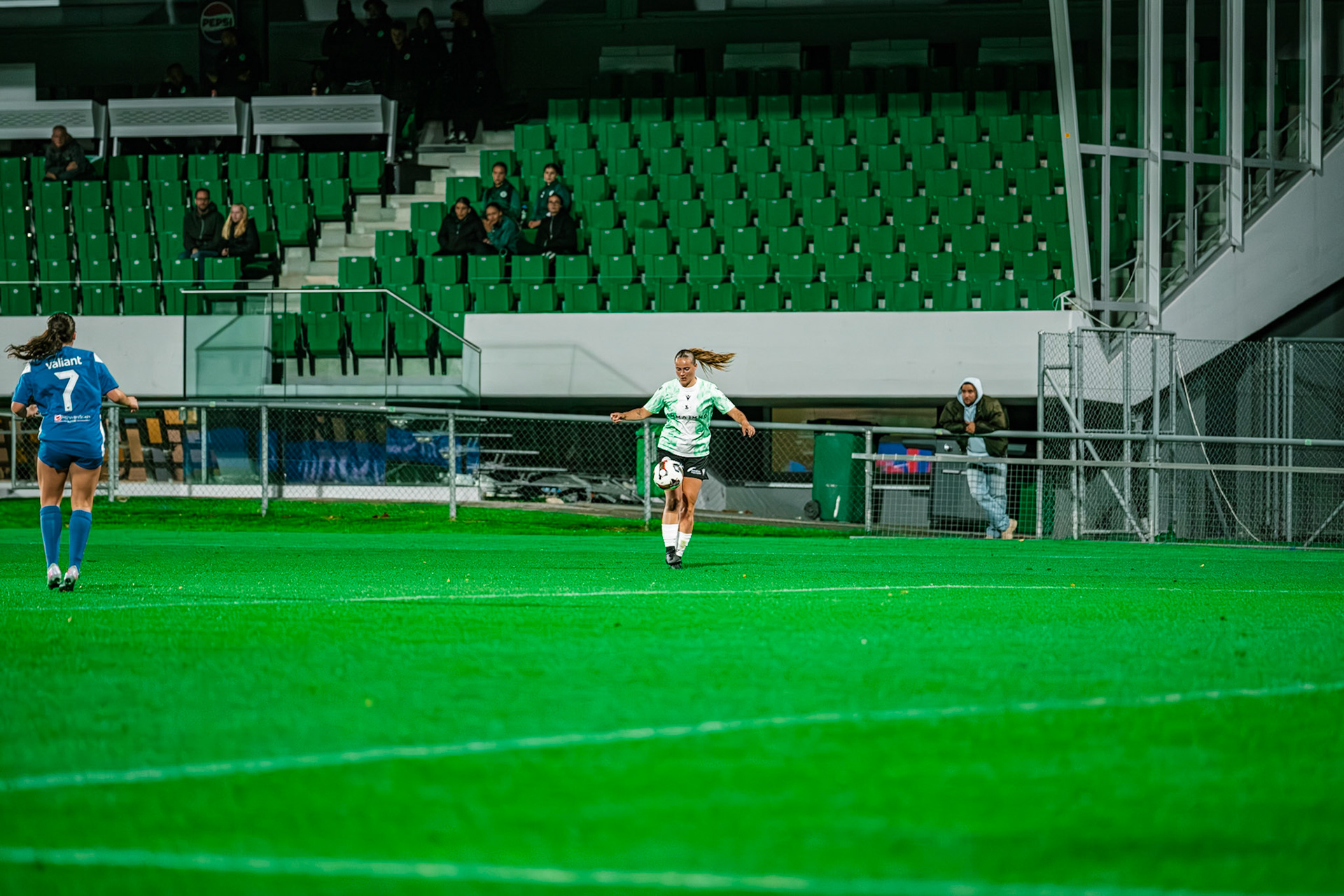 Match championnat LNB féminine opposant Yverdon Sport FC et FC Oerlikon/Polizei ZH 1 au Stade Municipal. (Christian António/LibsVisuals.com)
