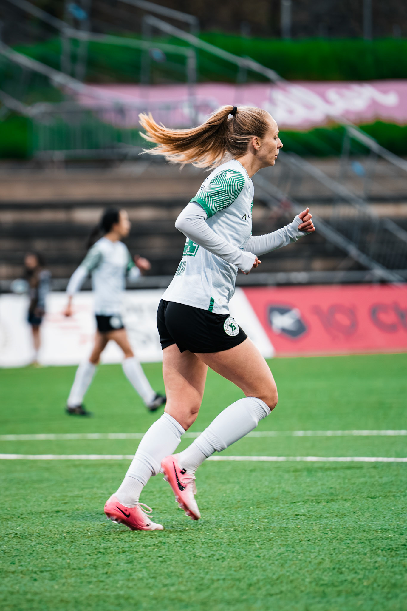 Etoile Carouge FC et Yverdon Sport FC au  Stade de la Fontenette (Christian António/LibsVisuals.com)
