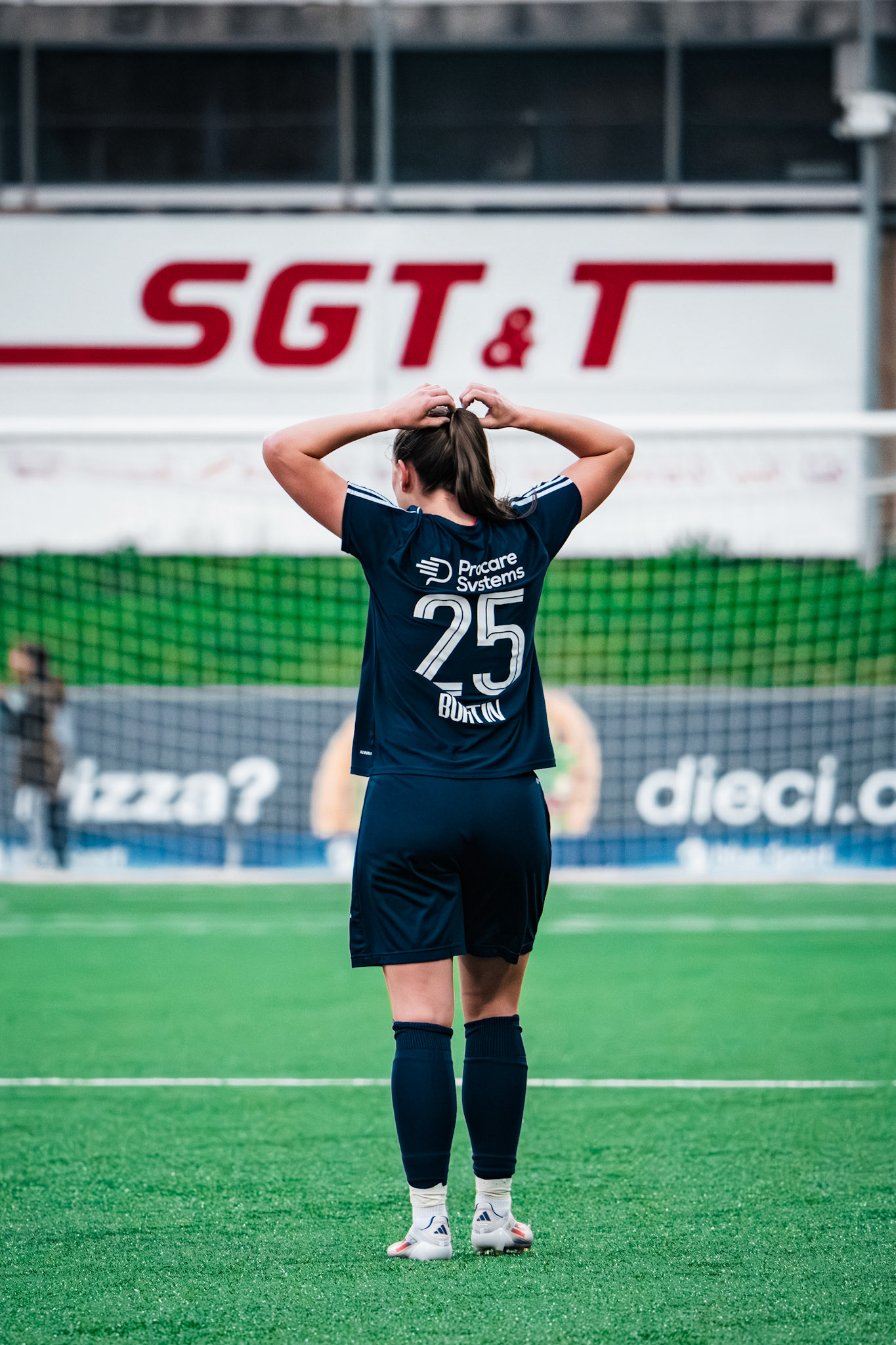 Etoile Carouge FC et Yverdon Sport FC au  Stade de la Fontenette (Christian António/LibsVisuals.com)