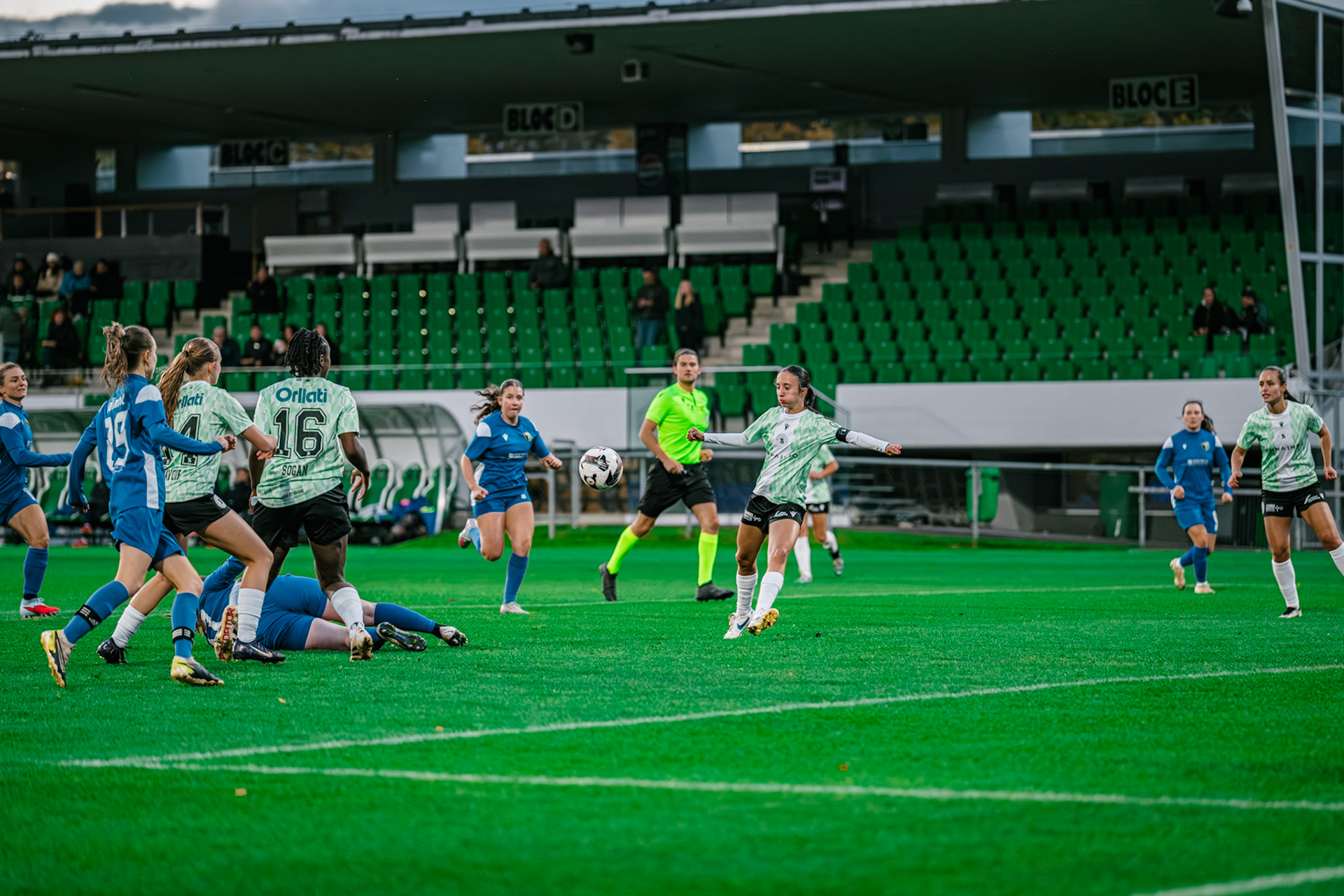 Match championnat LNB féminine opposant Yverdon Sport FC et FC Oerlikon/Polizei ZH 1 au Stade Municipal. (Christian António/LibsVisuals.com)