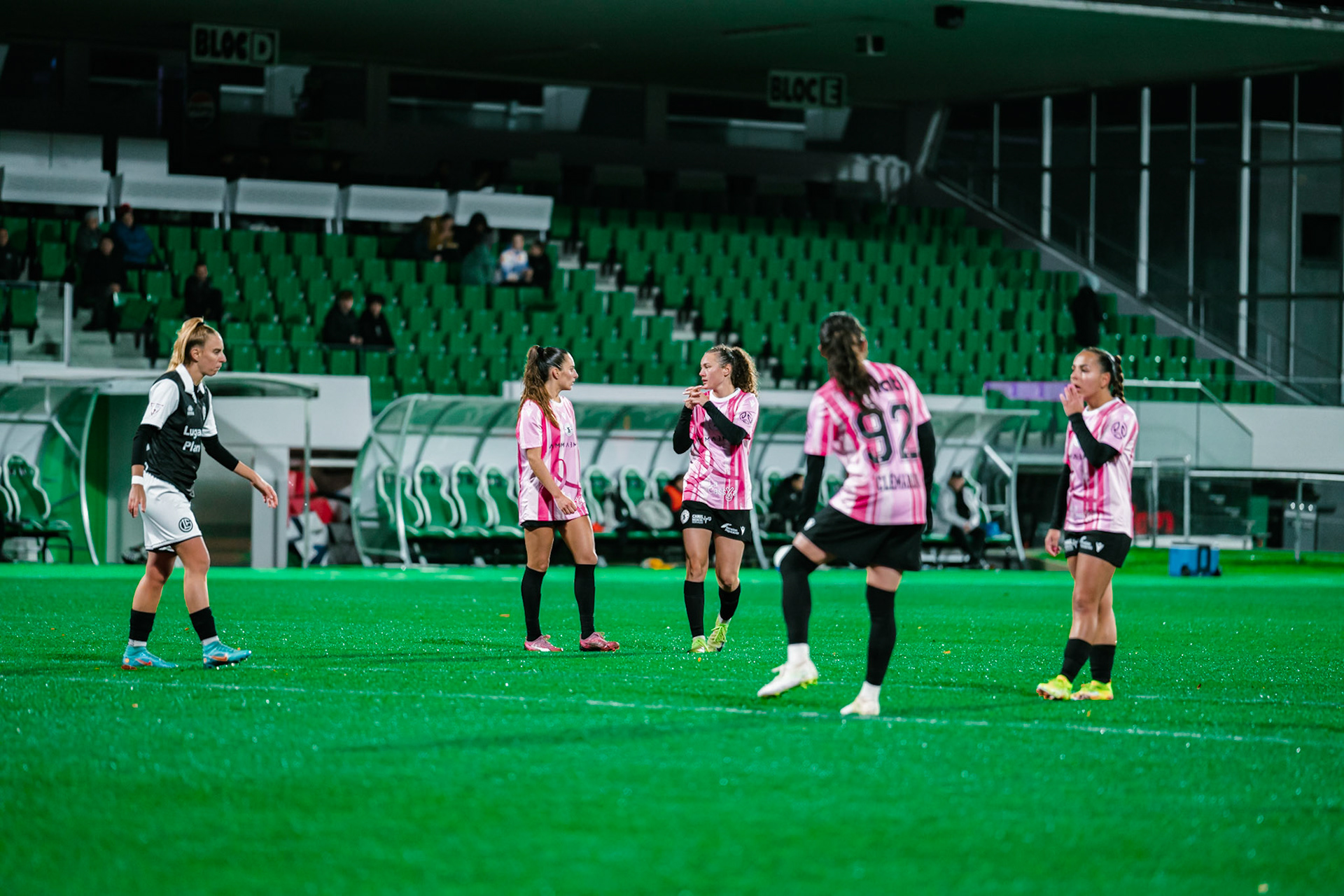 Match de championnat LNB féminine opposant Yverdon Sport FC et le FC Lugano au Stade Municipal, Yverdon-les-Bains. (Christian António / LibsVisuals.com)