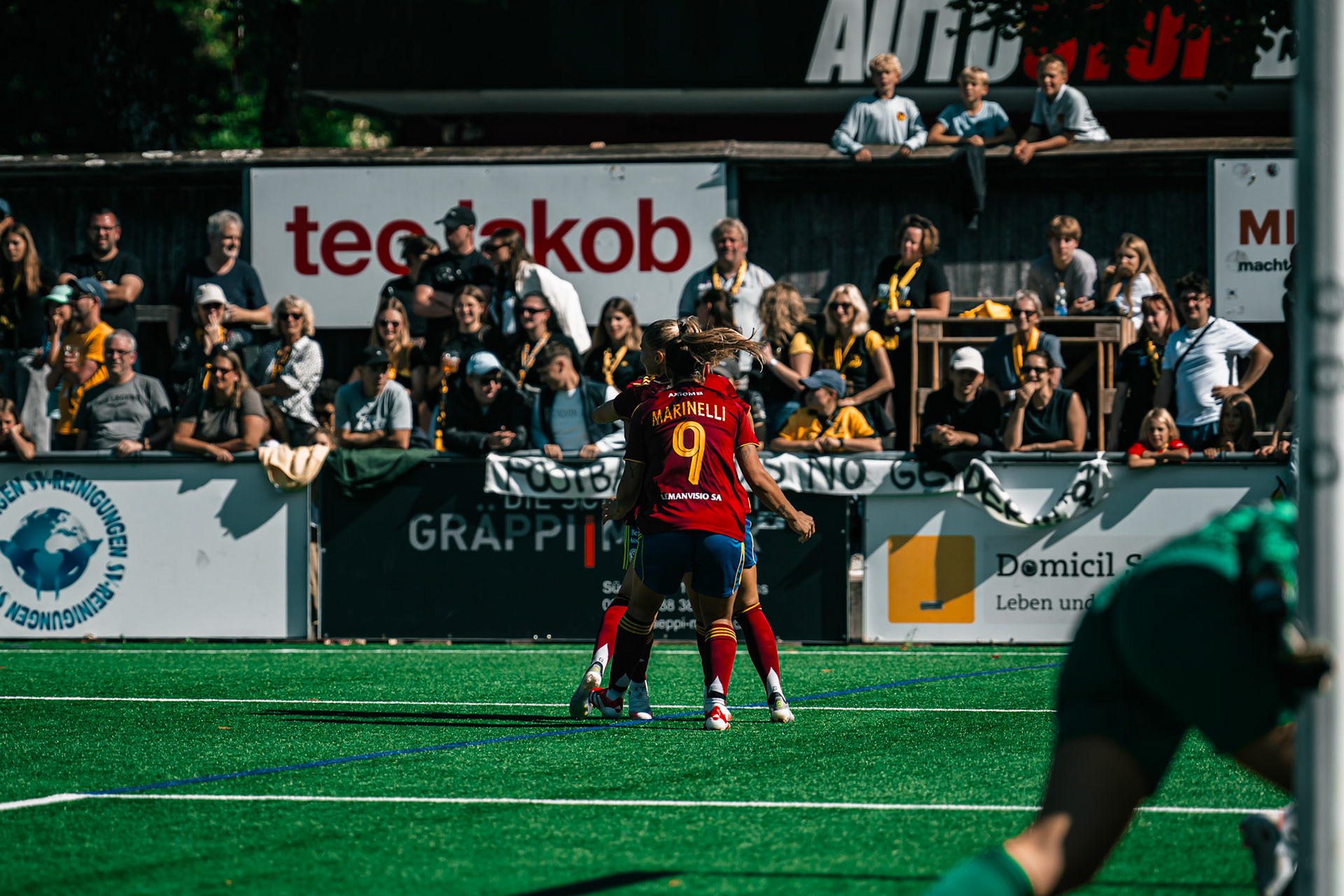 Match de l’AXA Women’s Super League opposant BSC YB Frauen et Servette FC Chênois Féminin au Spitalacker (Kunstrasenfeld), Bern. (Christian António/LibsVisuals.com)