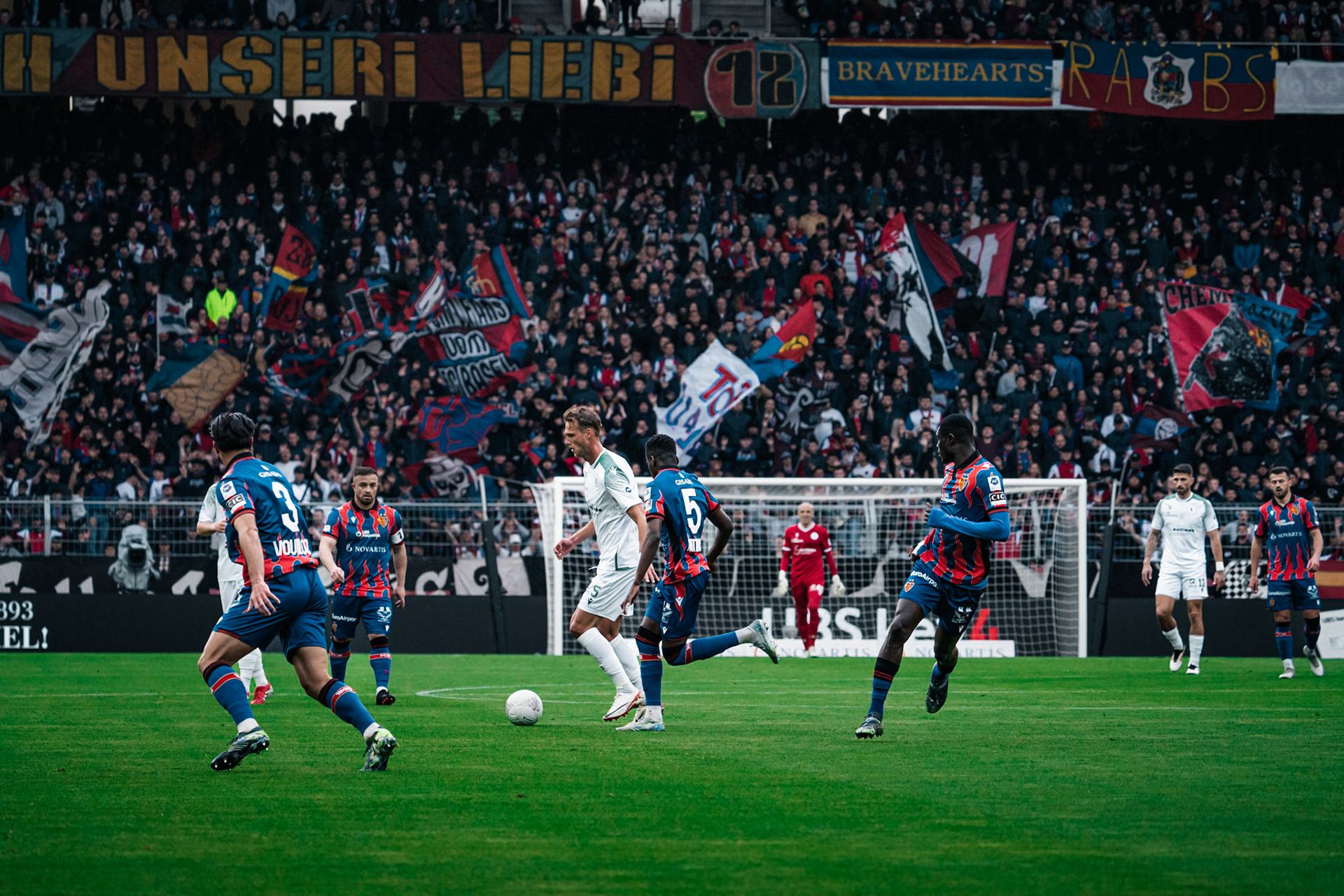 FC Basel 1893 et Yverdon Sport FC au St. Jakob-Park. (Christian António/LibsVisuals.com)