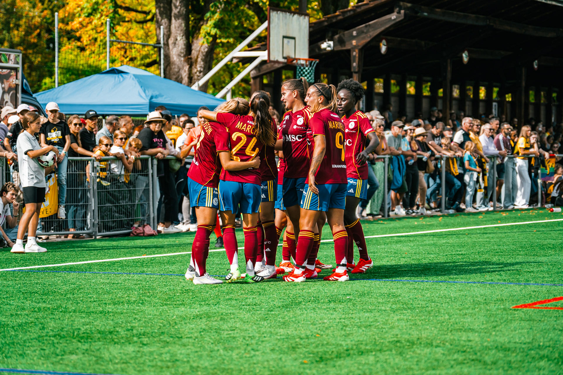 Match de l’AXA Women’s Super League opposant BSC YB Frauen et Servette FC Chênois Féminin au Spitalacker (Kunstrasenfeld), Bern. (Christian António/LibsVisuals.com)