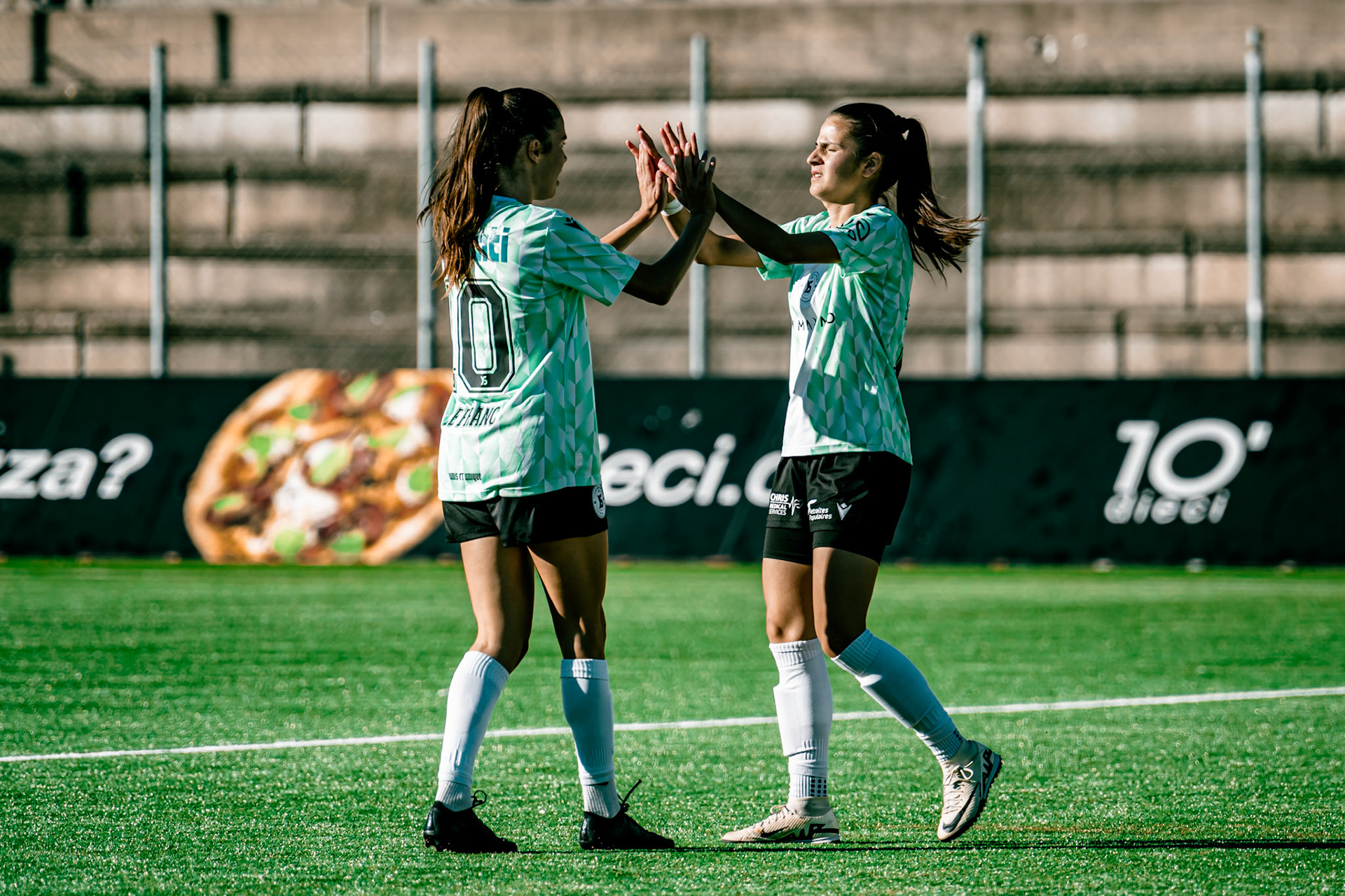 Match de championnat LNB (féminine) opposant l’Etoile Carouge FC à Yverdon Sport FC au Stade de la Fontenette à Carouge. (Christian António/LibsVisuals.com)