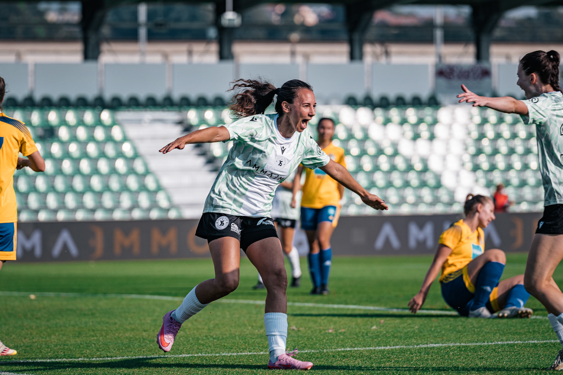 Match championnat opposant Yverdon Sport – FC Wädenswil au Stade Municipal. (Christian António/LibsVisuals.com)