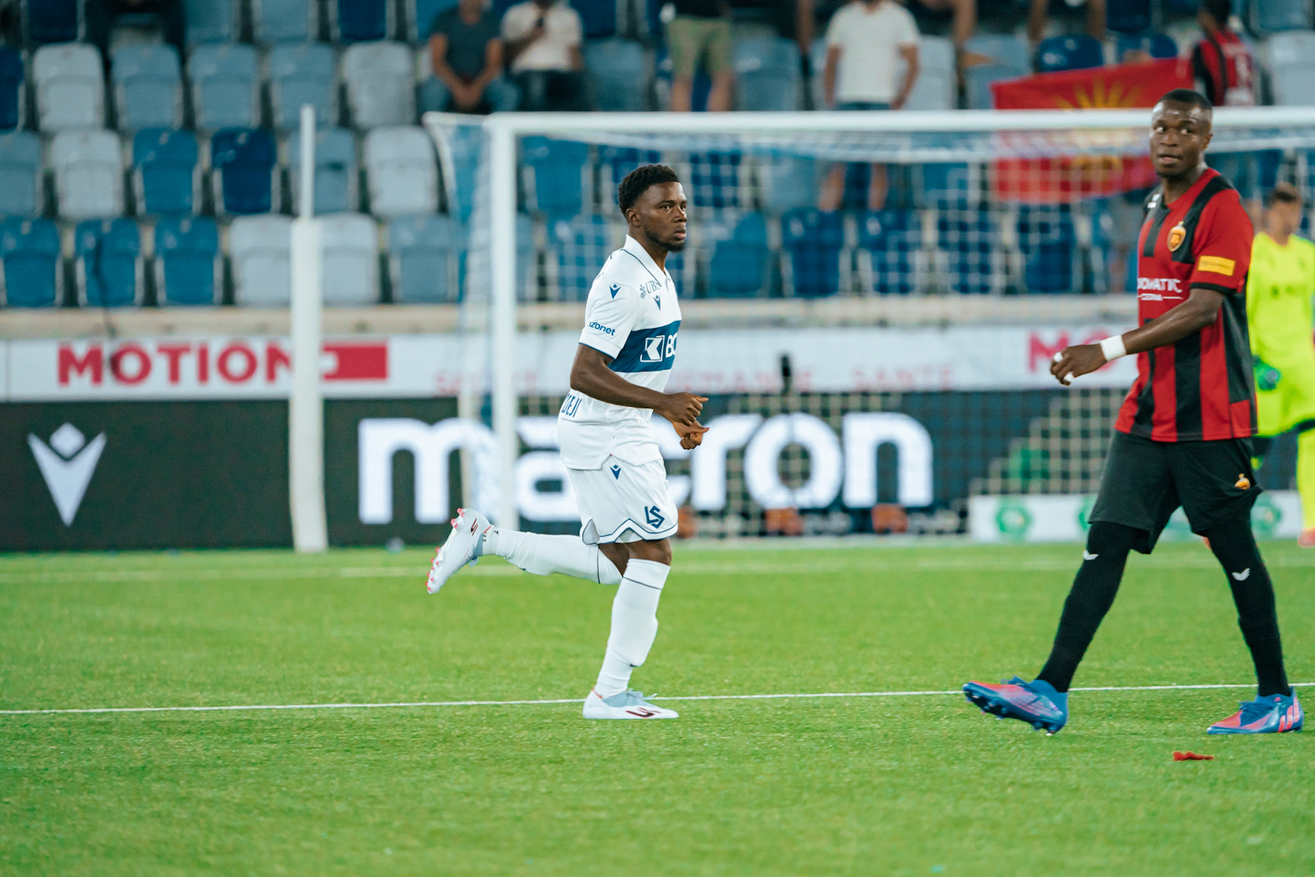 Lausanne-Sport - Vardar Skopje au Stade de la Tuilière. (Christian António/LibsVisuals.com)