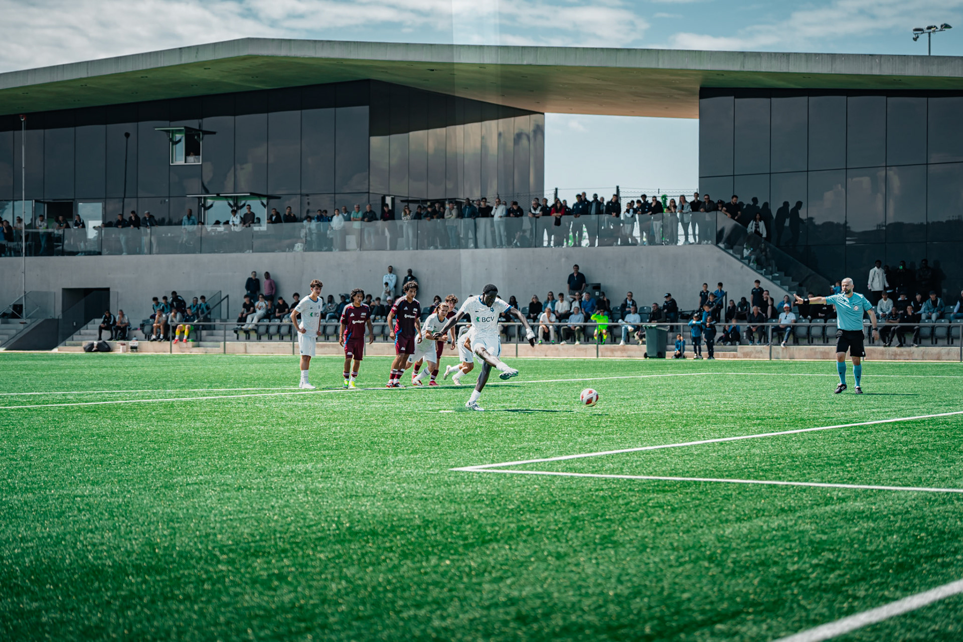FC Lausanne-Sport M-17 et Servette FC M-17 au Centre sportif+ Stade de la Tuilière. (Christian António/LibsVisuals.com)