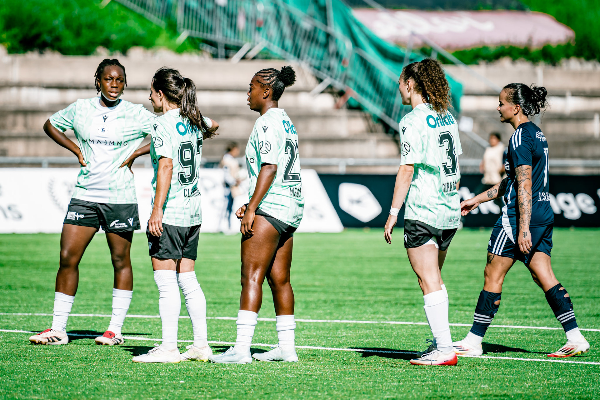 Match de championnat LNB (féminine) opposant l’Etoile Carouge FC à Yverdon Sport FC au Stade de la Fontenette à Carouge. (Christian António/LibsVisuals.com)