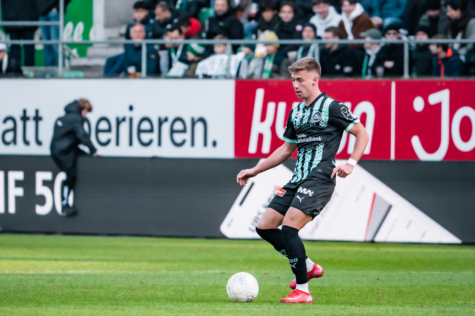 FC Saint-Gall 1879 et Lausanne-Sport FC au Kybunpark. (Christian António/LibsVisuals.com)