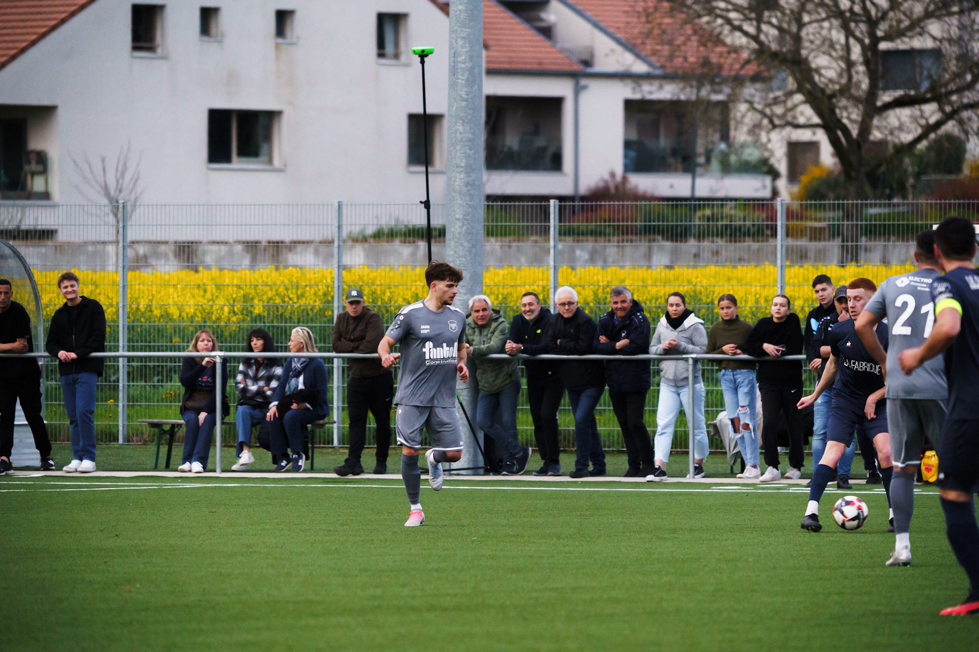 Match 2ème Ligue FC Champagne - FC Grandson-Tuileries au Terrain de Sport de Derrière-Ville à Champagne