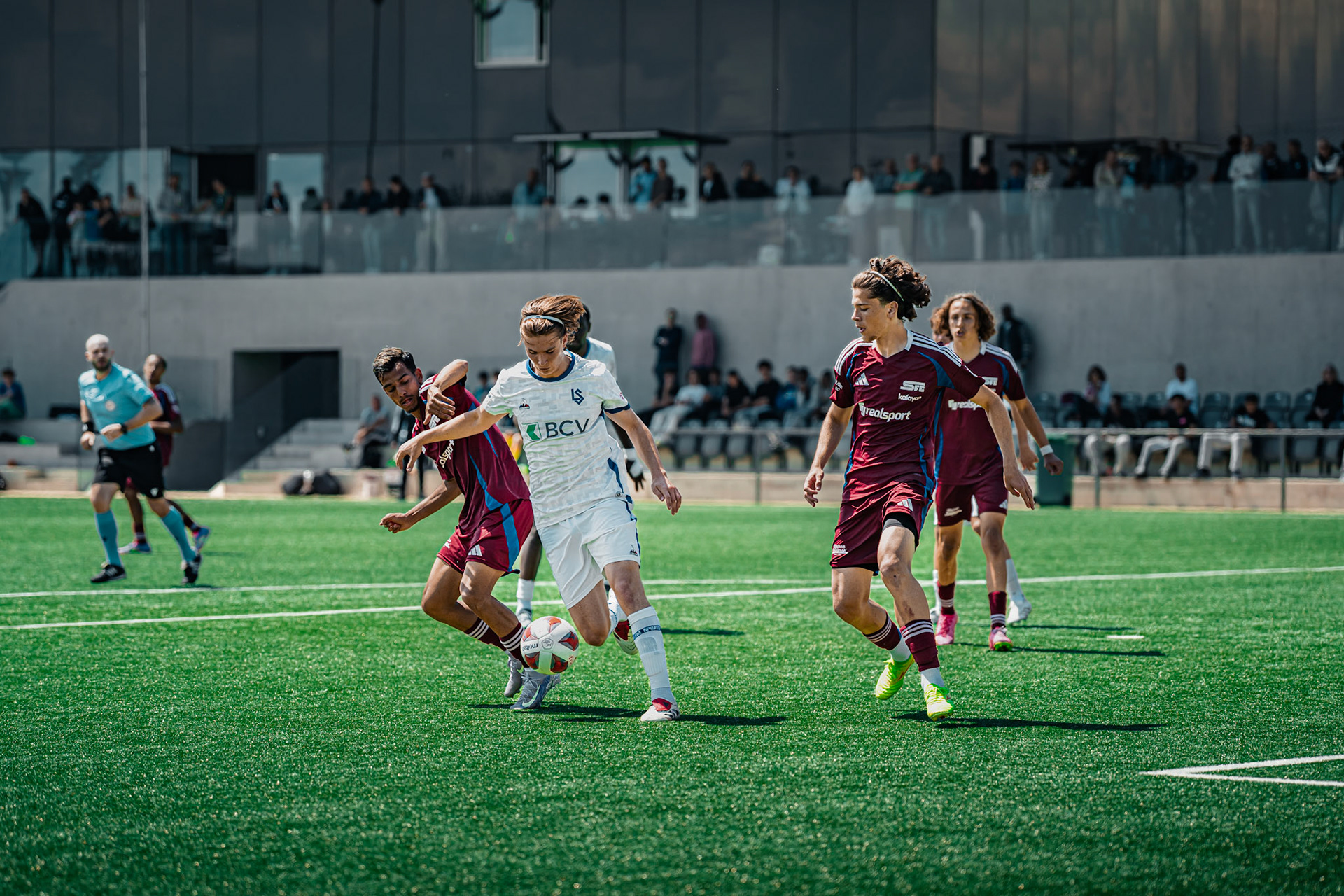 FC Lausanne-Sport M-17 et Servette FC M-17 au Centre sportif+ Stade de la Tuilière. (Christian António/LibsVisuals.com)