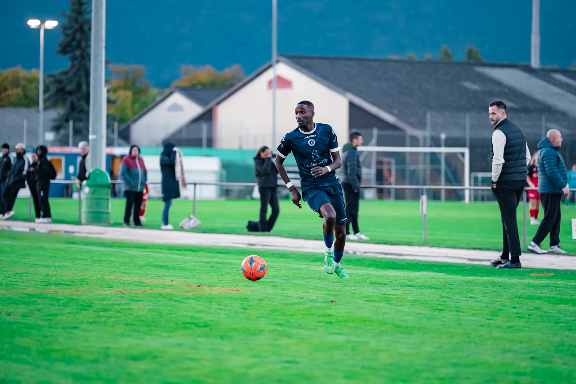 Match de championnat 3e ligue (Groupe 3) opposant le FC Azzurri Yverdon I au FC Bosna Yverdon I, au Stade Municipal, Yverdon. (Christian António/LibsVisuals.com)