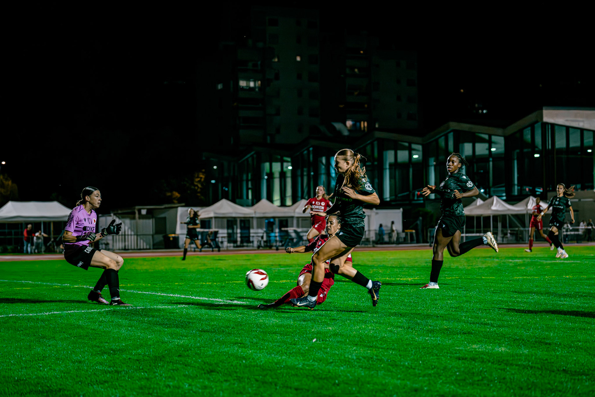 Match de championnat LNB (féminine) opposant le FC Sion Féminin à Yverdon Sport FC à l’Ancien Stand, Sion. (Christian António/LibsVisuals.com)