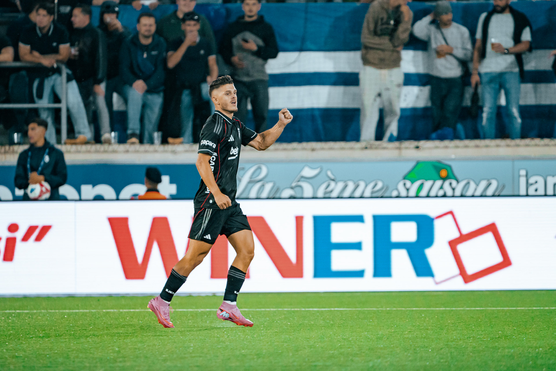 Match aller du tour de barrage de l’UEFA Europa Conference League 2025/26 opposant Lausanne-Sport et le Beşiktaş JK au Stade de la Tuilière. (Christian António/LibsVisuals.com)
