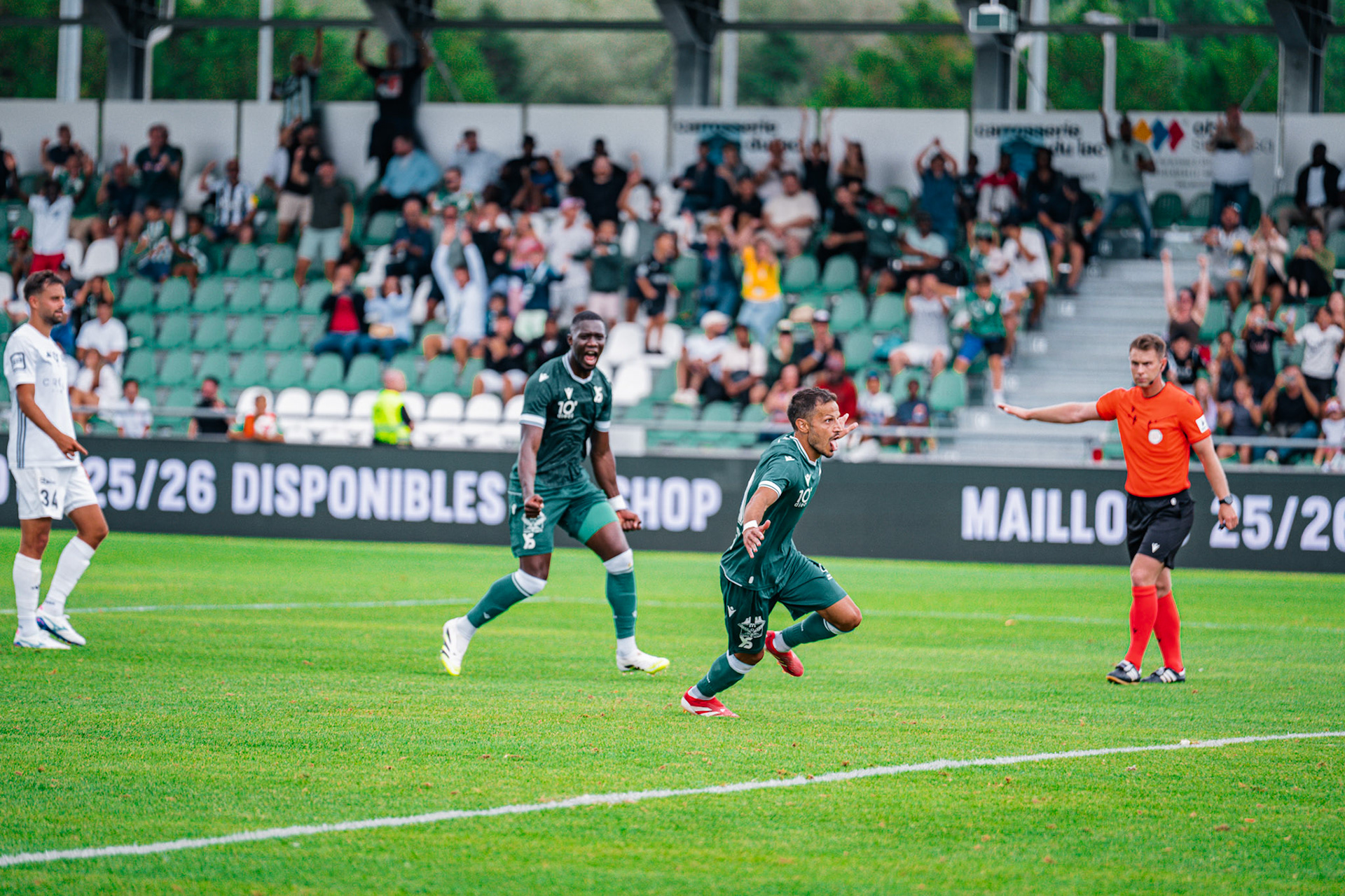 Match opposant Yverdon Sport FC face au Stade Lausanne Ouchy au Stade Municipal. (Christian António/LibsVisuals.com)