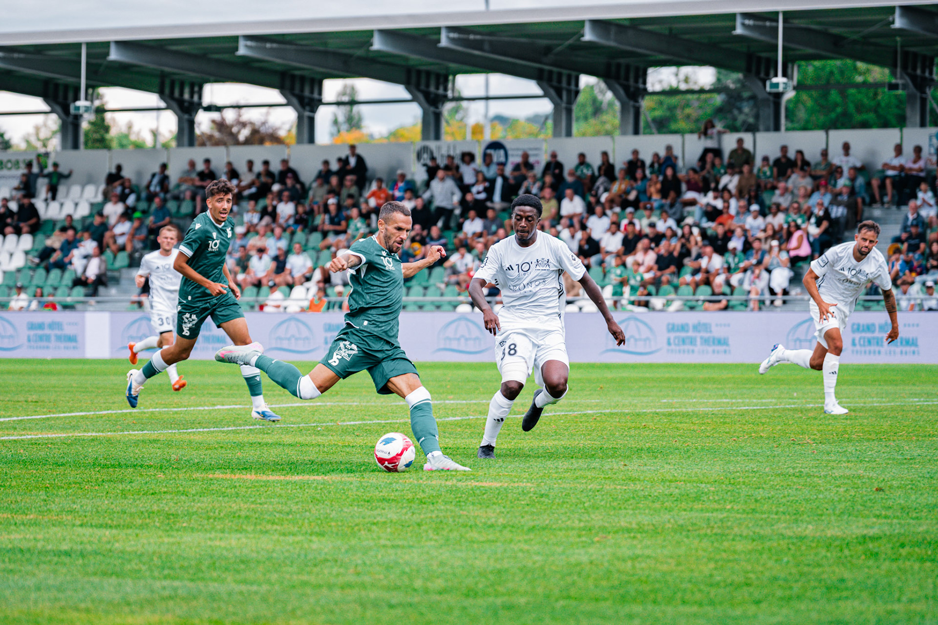 Match opposant Yverdon Sport FC face au Stade Lausanne Ouchy au Stade Municipal. (Christian António/LibsVisuals.com)