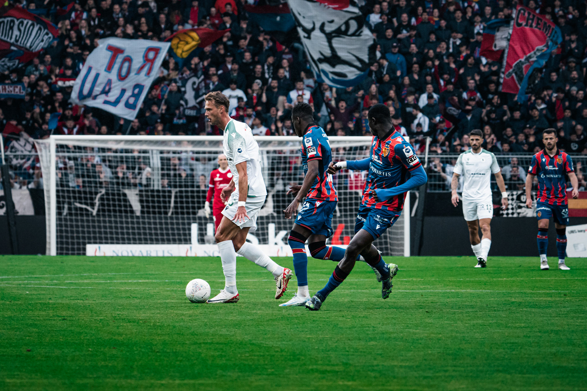 FC Basel 1893 et Yverdon Sport FC au St. Jakob-Park. (Christian António/LibsVisuals.com)
