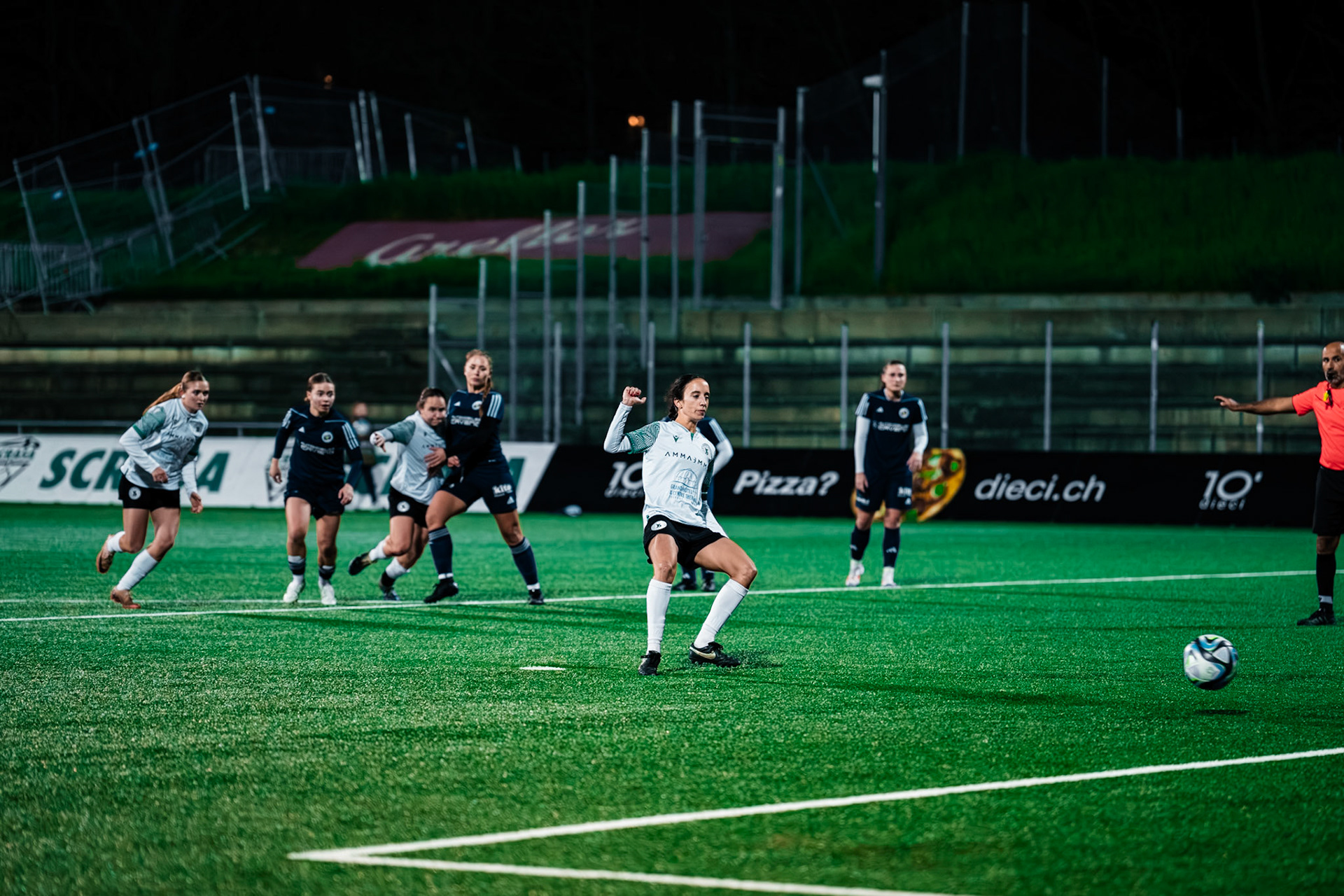 Etoile Carouge FC et Yverdon Sport FC au  Stade de la Fontenette (Christian António/LibsVisuals.com)