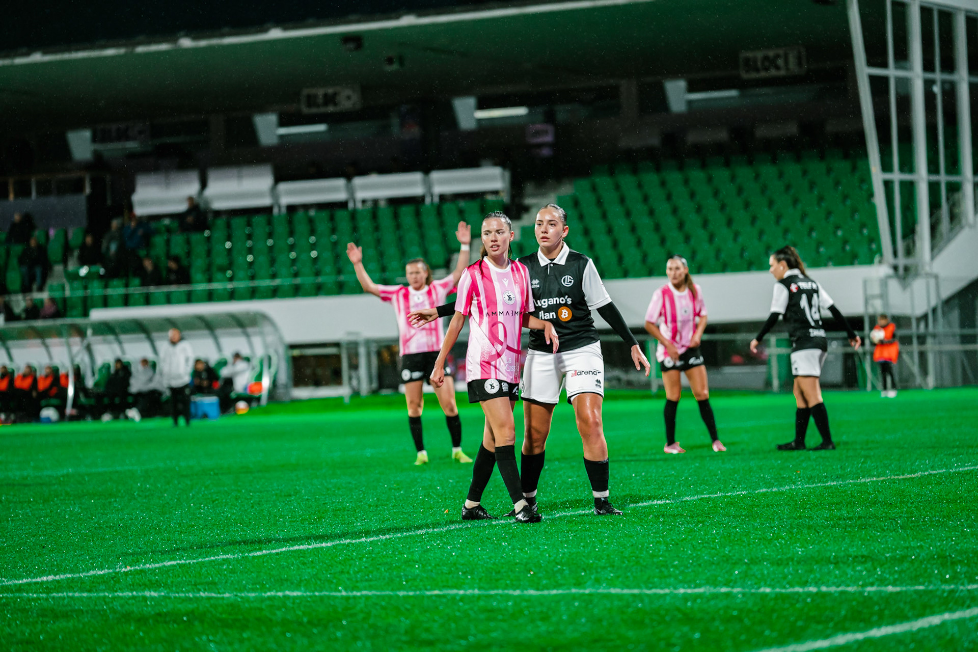Match de championnat LNB féminine opposant Yverdon Sport FC et le FC Lugano au Stade Municipal, Yverdon-les-Bains. (Christian António / LibsVisuals.com)