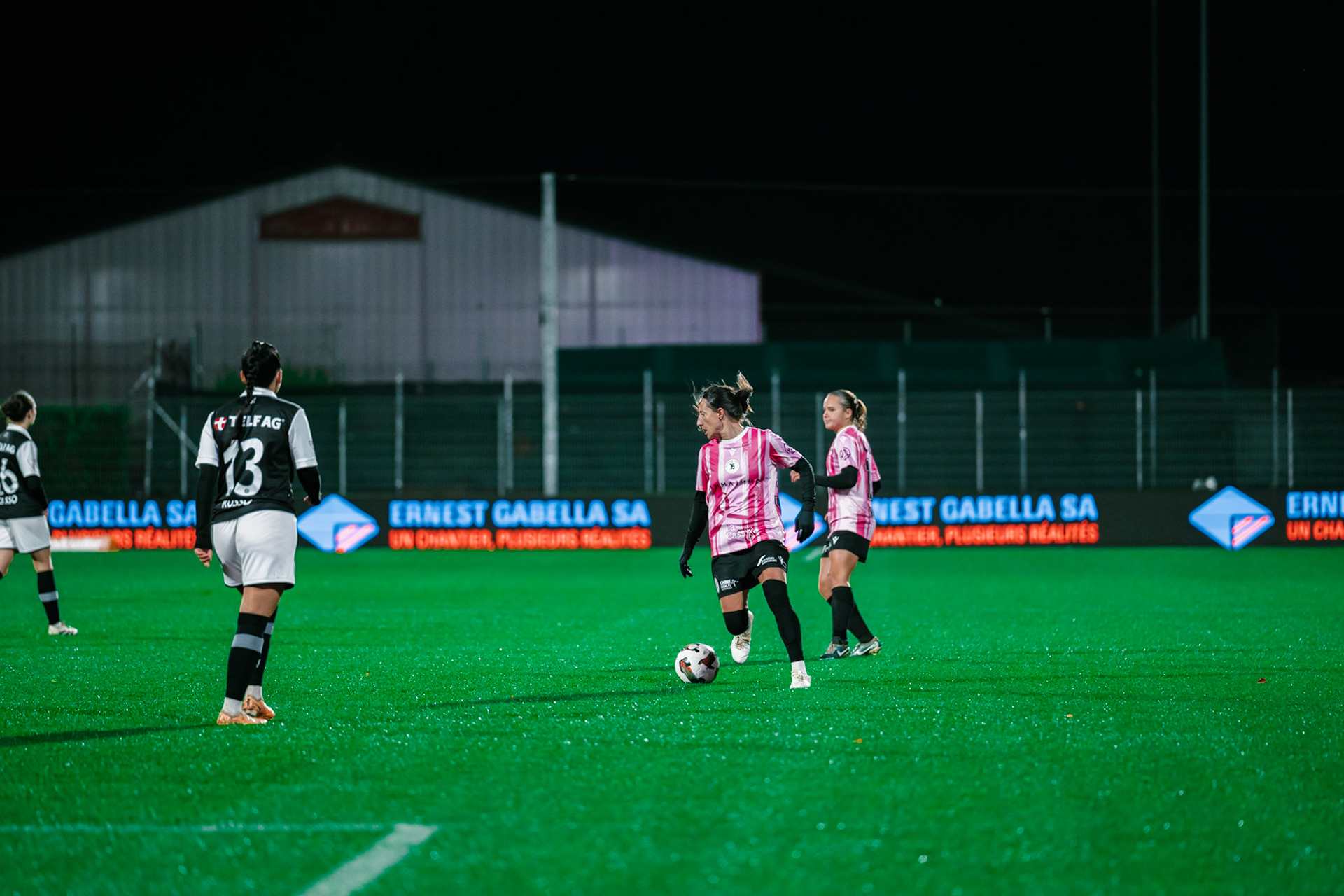 Match de championnat LNB féminine opposant Yverdon Sport FC et le FC Lugano au Stade Municipal, Yverdon-les-Bains. (Christian António / LibsVisuals.com)