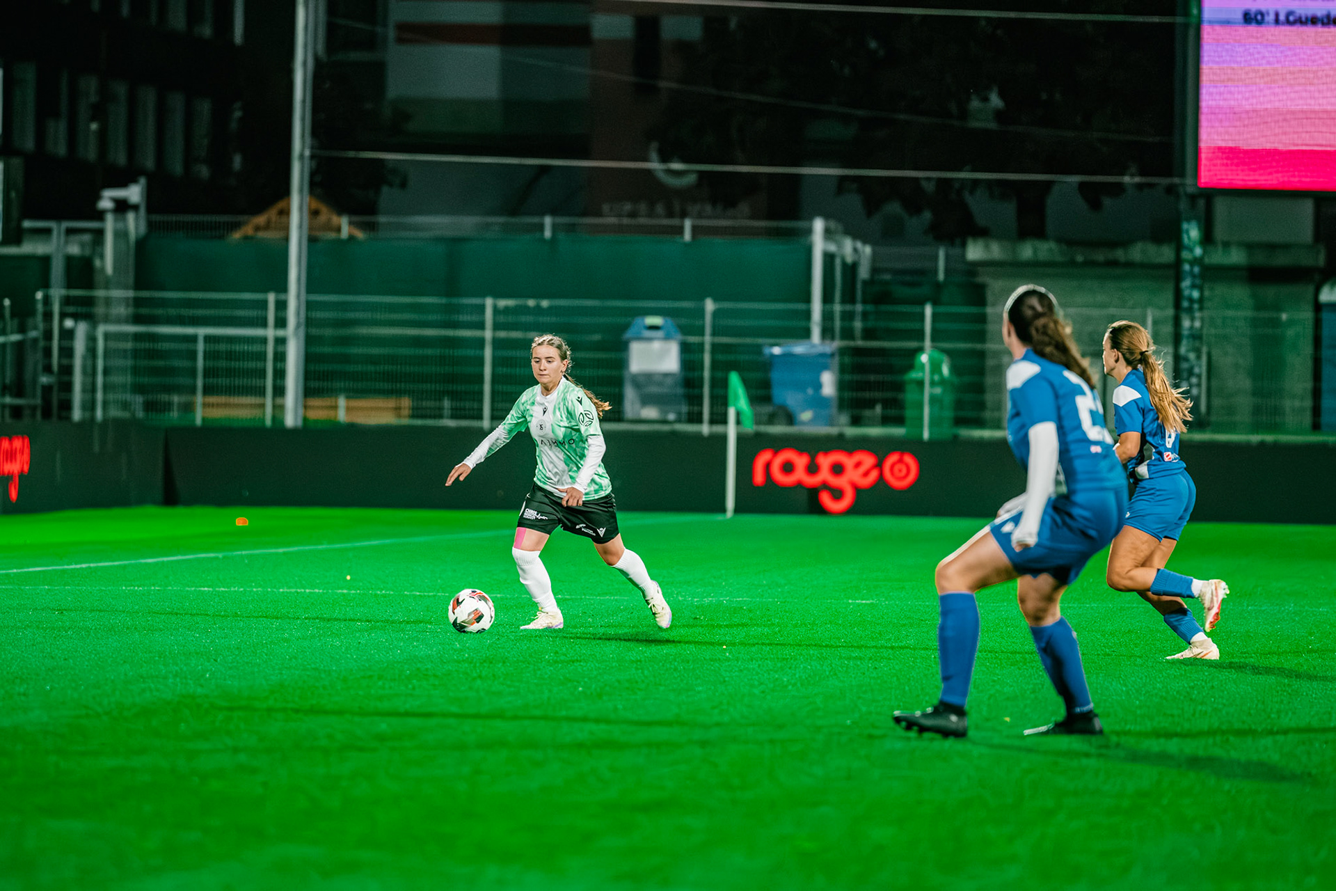 Match championnat LNB féminine opposant Yverdon Sport FC et FC Oerlikon/Polizei ZH 1 au Stade Municipal. (Christian António/LibsVisuals.com)