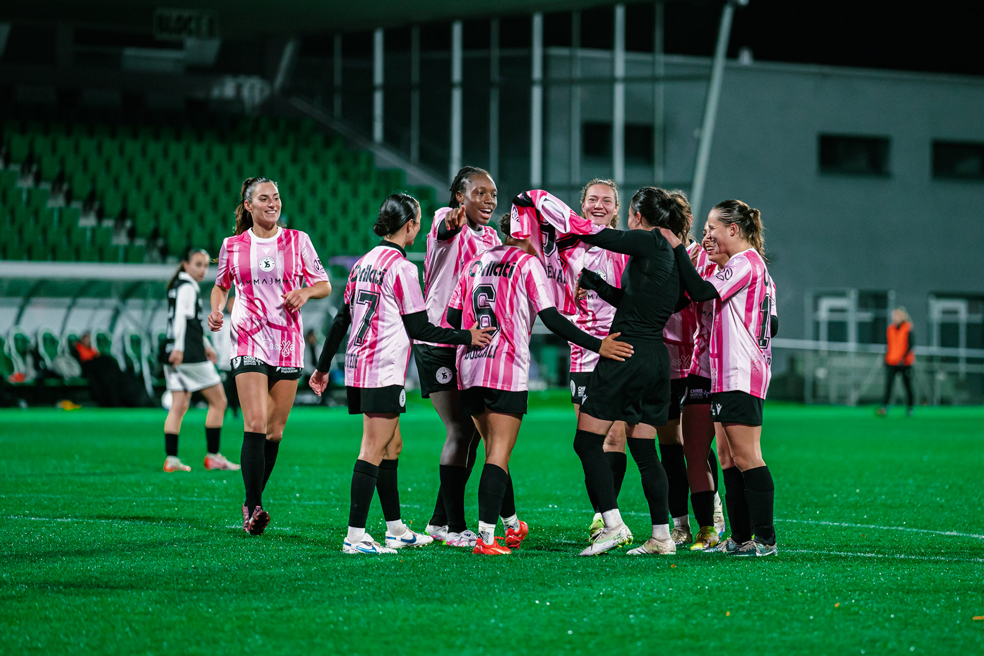 Match de championnat LNB féminine opposant Yverdon Sport FC et le FC Lugano au Stade Municipal, Yverdon-les-Bains. (Christian António / LibsVisuals.com)